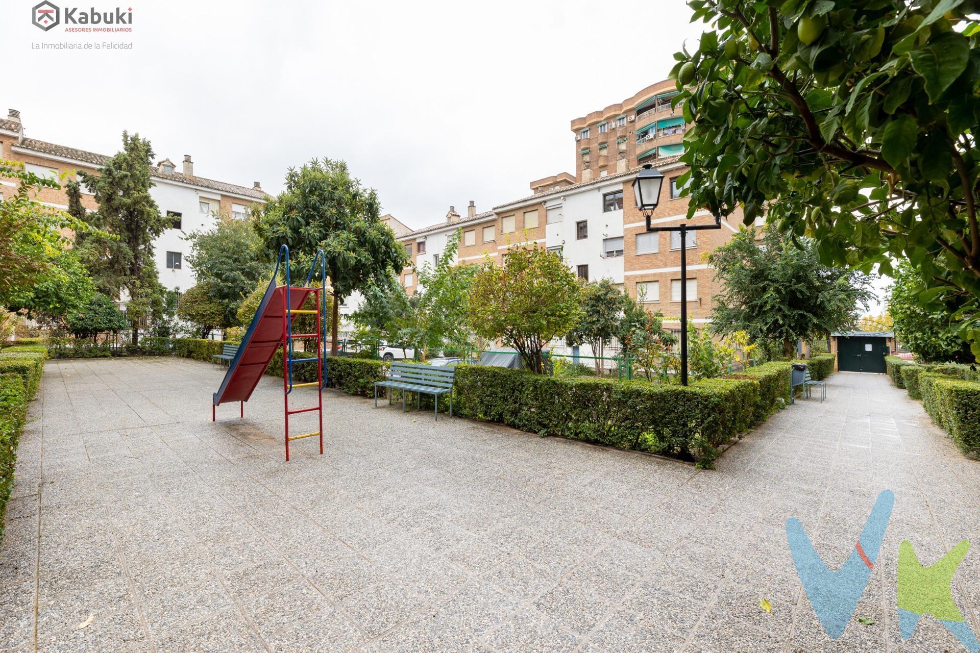 ¡Atención! Se pone a la venta un amplio y luminoso piso de tres habitaciones en una ubicación inmejorable, perfecto para inversores. Cuenta con un amplio salón muy luminoso con acceso a una terraza cerrada. La cocina está completamente equipada y ofrece vistas despejadas que llenan el espacio de luz natural. Tiene 3 dormitorios exteriores y un baño. El piso cuenta además con calefacción, ventanas climalit y suelos de baldosa, garantizando confort y eficiencia energética. Aunque no dispone de ascensor, su cercanía a Alcampo, al edificio de la Junta, hospitales y colegios lo convierte en una opción ideal para familias y profesionales. Además, dispone de una zona de aparcamiento cerrada para mayor comodidad. ¡No pierda la oportunidad de vivir en este maravilloso hogar!. *** El PVP indicado no incluye impuestos ni gastos de Escritura. Honorarios de agencia no incluidos. *** Las superficies expresadas en esta página tienen carácter descriptivo y son aproximadas. Los precios pueden ser susceptibles de modificación sin previo aviso. *** Esta vivienda se vende sin muebles.