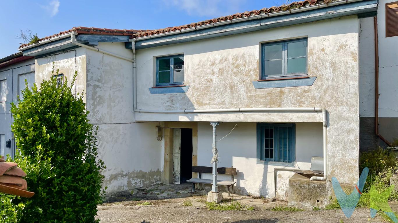 Casa de piedra pareada para reformar con cuadra enfrente de la vivienda y una parcela de 600 m2 con hórreo.Este conjunto de propiedades se encuentra en la parroquia de Breceña a tan solo 7,5 Km del centro de Villaviciosa.Pueblo tranquilo con vistas despejadas y excelente acceso.Aunque la vivienda se encuentra para reformar dispone de suministros de agua y luz.Si estás pensando en vivir en Asturias, en un entorno de naturaleza pero sin prescindir de los servicios de la ciudad a tan solo 15 minutos, ven a visitar este conjunto de propiedades.