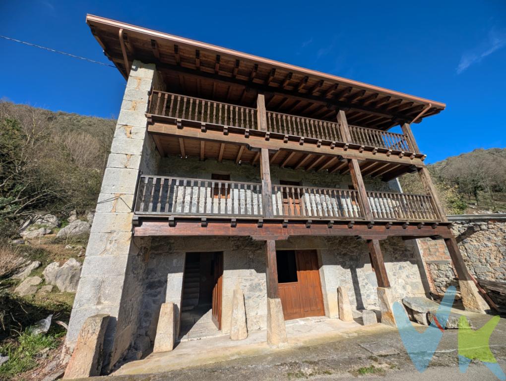 ¿Buscas la casa de tus sueños o el próximo referente del turismo rural en Cantabria? Ubicada en el idílico Valle de Ruesga, presentamos esta imponente casona tradicional de piedra y madera, totalmente rehabilitada en su exterior y estructura, lista para que diseñes su interior a tu medida.Desde Área 3 Servicios Inmobiliarios te presentamos una propiedad única en uno de los enclaves naturales más valorados del oriente de Cantabria. Situada en el municipio de Ruesga, en el emblemático barrio de Vegacorredor, y a escasos minutos de Ramales de la Victoria, esta vivienda se encuentra en una zona famosa por su belleza paisajística, sus rutas de montaña, zonas de escalada, cuevas, espeleología y una reconocida gastronomía local. Una ubicación privilegiada para quienes buscan naturaleza sin renunciar a servicios cercanos.La propiedad cuenta con 390 m² construidos, esta propiedad combina el encanto de la arquitectura montañesa con la libertad de un espacio diáfano. Está distribuida en tres plantas, y se asienta sobre una parcela de 1.200 m², muy soleada, con orientación este, sur y oeste.La vivienda se encuentra semirreformada, quedando pendiente la ejecución de instalaciones y distribución interior, lo que ofrece una enorme libertad para diseñar el proyecto a medida: desde una gran vivienda familiar hasta un alojamiento turístico rural o apartamentos independientes.Una propiedad con muchísimas posibilidades: Refugio vacacionalVivienda habitual en plena naturalezaInversión rentable: Posada rural,  Apartamentos turísticos, Hotel Boutique Materiales de primera calidad en la reforma realizadaVentanas de maderaTejado completamente rehabilitadoBalconadas montañesas de maderaFachada de piedra naturalCuenta con buenos accesos y se encuentra a pocos minutos de Ramales de la Victoria, principal núcleo urbano de la zona, con todos los servicios: comercios, centro de salud, colegios y restauración.Una oportunidad excepcional para quien busca espacio, entorno, carácter y proyección de futuro.Llámanos y te acompañamos a visitarla.Impuestos, gastos notariales y registrales NO INCLUIDOS