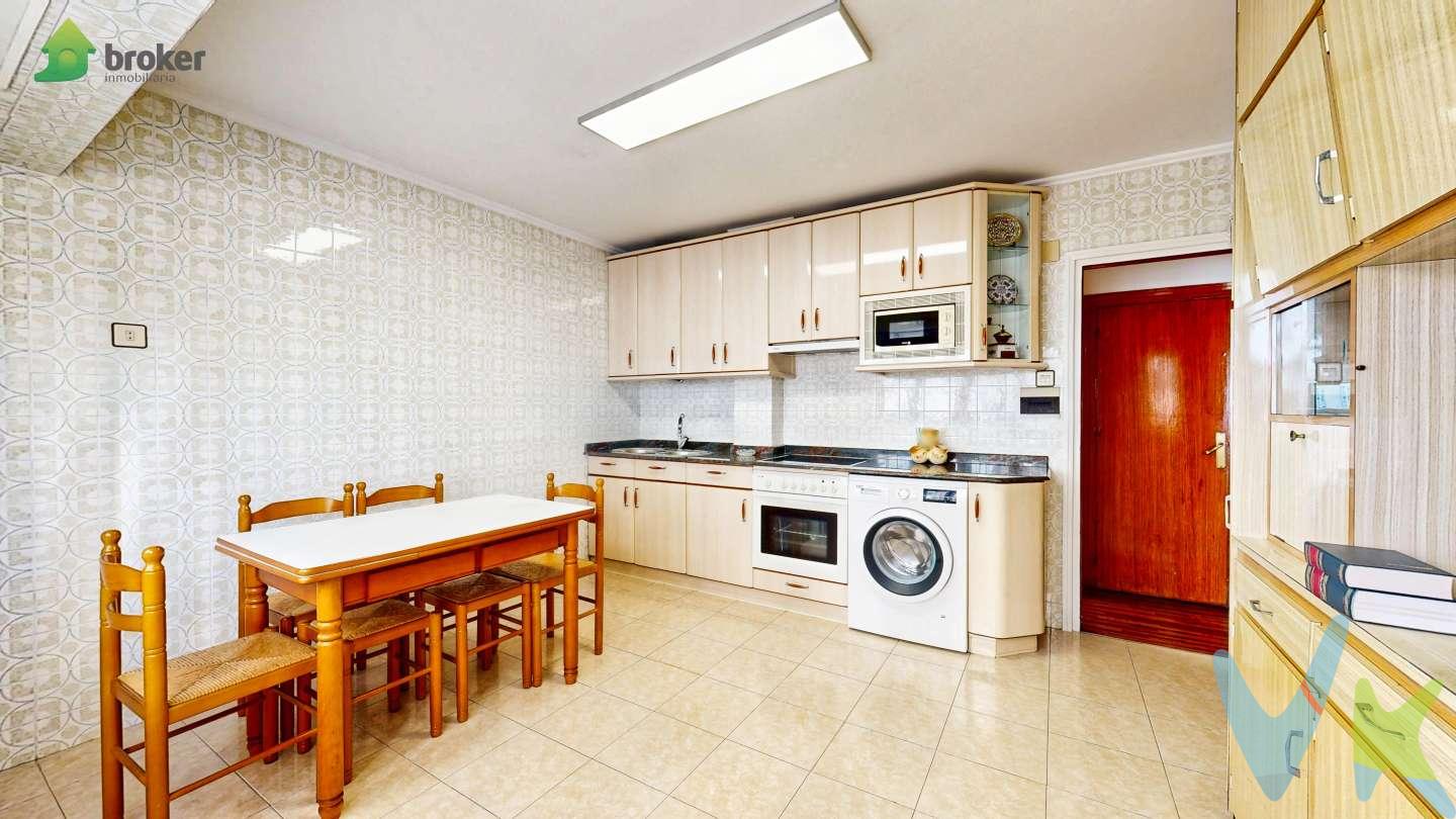 ARTEAGABEITIA, 1º SIN ASCENSOR CON BALCÓN
¡¡¡ EXCLUSIVA !!! INMOBILIARIA BROKER pone a tu disposición esta vivienda en la mejor zona de Arteagabeitia, a un paso del BEC y de los Juzgados, con dos paradas de Metro a menos de 5 minutos, rodeada de zonas verdes y con todos los servicios necesarios a un paso.
Sus 69 metros (según catastro) están distribuidos en 2 habitaciones (una de ellas con salida a BALCÓN), sala de buen tamaño, cocina comedor completamente equipada y un baño con ducha y ventana. Además, dispone de una práctica DESPENSA en el pasillo.
La vivienda se encuentra en buen estado de conservación. Te permite ENTRAR A VIVIR con alguna pequeña actualización. Las ventanas de toda la casa son de PVC Climalit oscilobatientes y se queda completamente AMUEBLADA.
Es COMPLETAMENTE EXTERIOR y tiene muy buena altura. Ideal como inversión o como primera vivienda, así que llámanos cuanto antes para concertar una visita.
TENEMOS LLAVES, para que puedas verla con total tranquilidad.
Usamos tecnología 3D, para que puedas ver la vivienda con total realidad. Así, en la visita todo será más fácil a la hora de tomar decisiones.
Gastos de gestión del 3500 € (+IVA) a cargo del comprador, no incluidos en el precio.
Colegiado API 584. Trabaja con verdaderos profesionales.