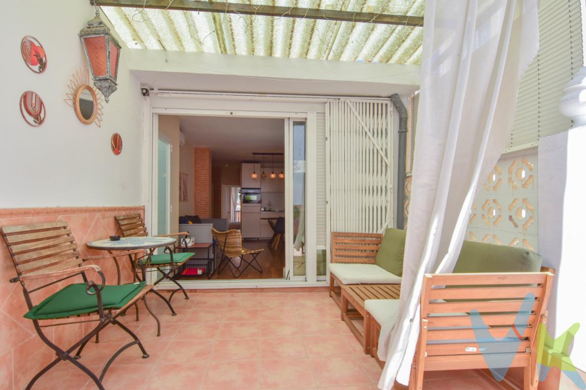 ¡No pierdas la oportunidad de vivir en el barrio Monteolivete! Tenemos el placer de presentarte un piso en venta que, estamos seguros, te cautivará. Se trata de un hogar con mucha luz natural a lo largo de todo el día, con una distribución fantástica y muy bien aprovechada. Además, cuenta con una maravillosa terraza para que puedas disfrutar del sol y del tiempo libre al aire fresco. El piso fue reformado y se encuentra en buenas condiciones para que puedas entrar a vivir de inmediato. Todo está listo para que puedas hacerlo tuyo y disfrutar de la comodidad y la calidad de vida que ofrece. La vivienda cuenta con dos habitaciones, un baño completo y una cómoda cocina. El dormitorio principal es amplio, soleado y acogedor. Cuenta con gran armario empotrado y balcón. Todo está pensado para que tengas el máximo confort en un espacio acogedor y luminoso. La ubicación de este piso es excepcional. Está en una zona muy bien comunicada, en una de las mejores calles de Monteolivete, calle Zapadores, con todo tipo de servicios a pocos minutos a pie. Barrio en constante evolución y crecimiento, a tan sólo unos pasos de Ruzafa, el Parque Central, y el parque del Antiguo Cauce del Rio Turia. .Dotado de todos los servicios necesarios: tiendas, supermercados, colegios, centros médicos e instalaciones deportivas, así como de transporte publico a cualquier zona de la ciudad, incluyendo la recién inaugurada parada de metro: Amado Granell Mesado - Monteolivete. No dudes en contactar ya con nosotros. ¡Este piso te está esperando! Si lo que buscas es una buena inversión, estás sin duda ante una buena oportunidad, ya que su distribución y ubicación, la hacen muy apetecible para conseguir una buena rentabilidad.  No dejes pasar esta oportunidad y ven a conocerlo. ¡¡Te encantará!!Agencia Registrada con el Nº 89 en el Registro Obligatorio de Agentes Inmobiliarios de la Comunitat Valenciana. Puede consultar en la web de la GVA: .https://habitatge.gva.es/es/registres-en-materia-habitatge. . La oferta está sujeta a cambios de precio o retirada del mercado sin previo aviso. Este anuncio en su conjunto, incluyendo textos, fotos, imágenes o cualquier otro contenido del mismo, no es vinculante dado que la información es ofrecida por terceros y puede contener errores. Se muestra a título informativo y no contractual. .. El precio no incluye lo siguiente: Honorarios de la agencia inmobiliaria, impuestos (IVA, ITP) y otros gastos de la Compraventa (notaria, gestoría y registro).. . Por mandato expreso del propietario, comercializamos este inmueble en exclusiva, lo que le garantiza el acceso a toda la información, a un servicio de calidad, un trato fácil, sencillo y sin interferencias de terceros. Por este motivo, se ruega no molestar al propietario, a los ocupantes de la propiedad o a los vecinos. Muchas gracias por su comprensión. Si usted es agente inmobiliario y tiene un cliente para este inmueble, llámenos: estaremos encantados de colaborar.