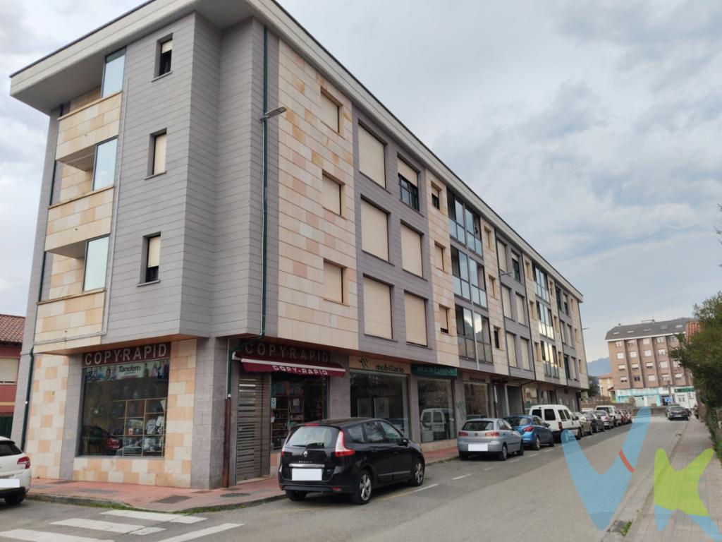 Cada vez es más complicado aparcar en cualquier parte de Los Corrales, y si hablamos del centro del pueblo, es mucho peor, por lo que te ofrecemos la solución.Junto a la Iglesia de San Vicente Mártir y a un minuto andando del centro, se vende plaza de garaje en el edificio \"San Vicente\".La entrada de acceso a la zona de aparcamiento es comodísima, y el espacio para maniobrar es muy amplio, por lo que no tendrás problema en aparcar tu vehículo. No dudes en venir a visitarnos y no te arrepentirás!!