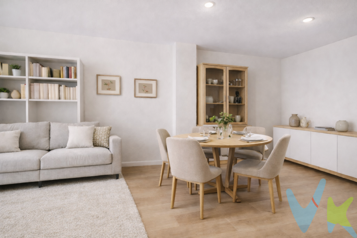  **Amplio Piso en Venta en el Corazón de Valencia**Se presenta una excelente oportunidad para adquirir un espacioso piso de 122 metros construidos en una de las zonas más demandadas de Valencia. Este inmueble, ubicado en la segunda planta de un edificio de 1979, ofrece comodidad, modernidad y funcionalidad para toda la familia. Con un aprovechamiento óptimo de sus 109 metros útiles, este piso es una joya que no querrá dejar pasar.La propiedad cuenta con cuatro habitaciones bien distribuidas, lo que la convierte en una opción ideal para familias numerosas o para aquellos que buscan espacios adicionales para oficina, estudio o habitaciones de invitados. La distribución ha sido cuidadosamente diseñada para ofrecer el máximo confort, permitiendo una amplia personalización según las necesidades del comprador.El edificio dispone de un ascensor,  brinda una accesibilidad total en todas las plantas del inmueble. Además, uno de los grandes atractivos de este piso es su plaza de garaje, un privilegio en pleno centro de la ciudad y que asegura la comodidad y seguridad para su vehículo. Contar con garaje propio es, sin duda, una de las características más valoradas en un entorno urbano.Los espacios comunes del edificio están bien cuidados, reflejando el compromiso de los vecinos con el mantenimiento y la buena convivencia. La presencia de un balcón añade un toque especial a la vivienda, permitiendo disfrutar de un espacio al aire libre donde podrá deleitarse con una taza de café por la mañana o relajarse leyendo un libro al atardecer.La ubicación es indiscutiblemente privilegiada, con acceso cercano tanto a varias líneas de metro como de autobús. Estos servicios de transporte público aseguran una excelente comunicación con todos los rincones de Valencia, permitiendo desplazarse sin complicaciones por la ciudad. Esta cercanía con el transporte público también lo convierte en una opción práctica para quienes trabajan o estudian en diversas áreas de Valencia.El barrio en el que se sitúa el piso es uno de los más consolidados y con una oferta de servicios completa. En las inmediaciones del inmueble encontrará tiendas, supermercados, colegios, y una amplia variedad de restaurantes y cafés que nutren la vida local. Vivir en esta zona es tener todo a su alcance y poder disfrutar de la proximidad a todo lo necesario para un día a día cómodo y agradable.Este piso en venta representa una oportunidad única de inversión, sea para establecer su nuevo hogar o como opción de inversión inmobiliaria. Con todas sus ventajas y características, se trata de un inmueble que invita a disfrutar de la vida urbana plenamente, sin renunciar a la calidad de vida que se busca al adquirir una nueva vivienda.No deje pasar esta oportunidad y venga a visitar este extraordinario piso en Valencia. La combinación de espacio, ubicación y facilidades lo convierte en una opción inmejorable dentro del mercado inmobiliario actual. Conviértalo en su próximo hogar y déjese sorprender por todo lo que tiene para ofrecer. Estamos seguros de que su visita le hará enamorarse de este maravilloso espacio.Agencia Registrada con el Nº 89 en el Registro Obligatorio de Agentes Inmobiliarios de la Comunitat Valenciana. Puede consultar en la web de la GVA:https://habitatge.gva.es/es/registres-en-materia-habitatgeLa oferta está sujeta a cambios de precio o retirada del mercado sin previo aviso. Este anuncio en su conjunto, incluyendo textos, fotos, imágenes o cualquier otro contenido de este, no es vinculante dado que la información es ofrecida por terceros y puede contener errores. Se muestra a título informativo y no contractual.Gastos de la compraventa a cargo de la parte compradora no incluidos en el precio del inmueble a tener en cuenta:- ITP con carácter general en Valencia es del 10%, pudiendo corresponderle otro tipo impositivo atendiendo a sus circunstancias personales (por edad, renta o situación familiar primera vivienda habitual, etc ) previstas legalmente.*Base imponible del impuesto el mayor valor entre el precio de compraventa, la tasación o el valor de referencia catastral.- Gastos de notaría y registro, en su caso, suelen oscilar aprox; entre 1,5% y 2,5% (aranceles variables según valor de compraventa, n.º de copias, etc ).- Si tramita la inscripción una gestoría, deberá abonar sus honorarios más IVA ( en este caso suele oscilar entre los 250EUR y los 400EUR + IVA).- Honorarios de mediación inmobiliaria a cargo del comprador del 3% del precio final de venta más IVA (21%), salvo otro pacto.Por mandato expreso del propietario, comercializamos este inmueble en exclusiva, lo que le garantiza el acceso a toda la información, a un servicio de calidad, un trato fácil, sencillo y sin interferencias de terceros. Por este motivo, se ruega no molestar al propietario, a los ocupantes de la propiedad o a los vecinos. Muchas gracias por su comprensión. Si usted es agente inmobiliario y tiene un cliente para este inmueble, llámenos: estaremos encantados de colaborar.Se informa al consumidor que la agencia actúa como intermediaria inmobiliaria en la operación, estando cualquier eventual compraventa y sus condiciones sujeta a la aceptación expresa del propietario-vendedor y a la posterior formalización del correspondiente contrato. 