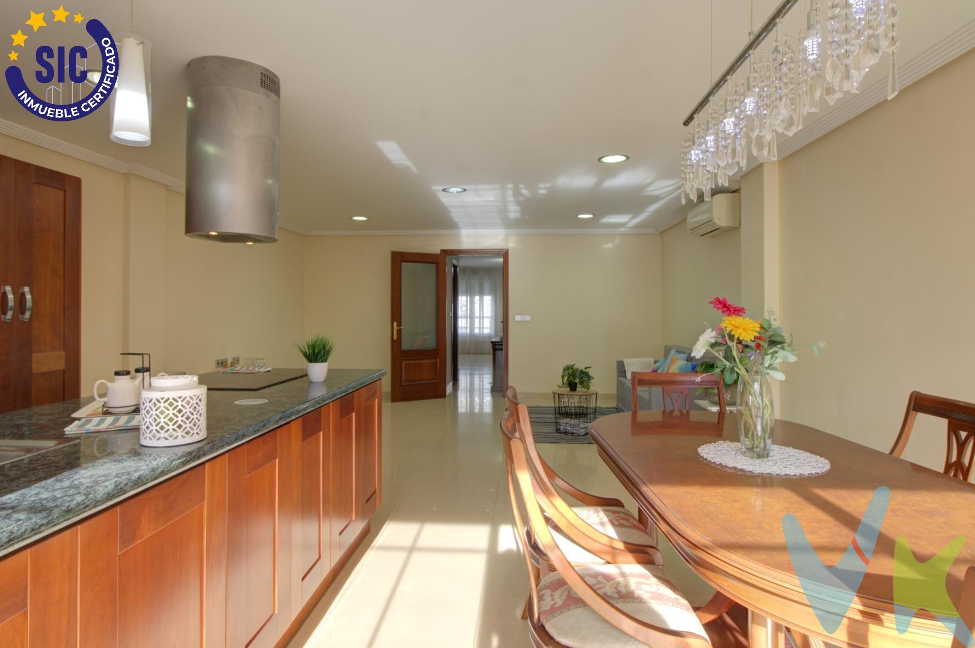 Imagina despertar cada mañana con la luz natural inundando tu hogar y la tranquilidad de un entorno pensado para disfrutar en familia. En la apacible localidad de Xilxes, donde el ritmo de vida invita a vivir sin prisas y con todos los servicios a mano, se encuentra esta amplia casa de 165 m² mas 91 m² de garaje privado, lista para convertirse en tu nuevo hogar. Desde el primer momento, la vivienda transmite sensación de espacio y comodidad. En la planta baja, el amplio garaje te facilita el día a día, aportando seguridad y practicidad. Al subir al primer piso, se abre ante ti una acogedora zona de día: una salita perfecta para desconectar, un cuarto de baño completo y una amplia cocina-comedor-salón donde compartir comidas, conversaciones y momentos especiales. La galería y la terraza añaden ese valor extra que permite disfrutar del aire libre sin salir de casa. La segunda planta está pensada para el descanso. Dispone de tres habitaciones dobles, luminosas y espaciosas, ideales para familias o parejas que buscan amplitud. Un segundo cuarto de baño completo y otra terraza completan esta planta, ofreciendo rincones íntimos para relajarse. La vivienda se encuentra lista para entrar a vivir, la vivienda cuenta con aire acondicionado, armarios empotrados, persianas eléctricas en la cocina y preinstalación de placas solares, pensando en el confort y la eficiencia del futuro. Ubicada en una zona tranquila, cerca del colegio y de todos los servicios, esta casa es mucho más que una propiedad: es una oportunidad para ganar en calidad de vida, luz y bienestar. Un lugar donde crear recuerdos y sentir, por fin, que has llegado a casa. Si lo necesitas, te ayudamos con la financiación. Los impuestos, gastos de notaría, registro y honorarios de agencia no están incluidos en el precio de venta. Para mayor seguridad en la compraventa, todas nuestras viviendas poseen FICHA DE CERTIFICACIÓN DE INMUEBLES registrada por la Asociación de Inmobiliarias de la Comunidad Valenciana ASICVAL. Antes de comprar o de entregar las arras, pida el Certificado de la vivienda para estar seguro y tranquilo sobre la situación legal, urbanística y de cargas de la misma. RK ESTAÑOL, mercantil Inmobiliaria Quasablanqua, SL, está inscrita en el Registro de Agentes de Intermediación Inmobiliaria de la Comunidad Valenciana RAICV con el número de registro 1511. Descubre Chilches (o Xilxes), un paraíso mediterráneo que combina mar y montaña en la Plana, con un clima cálido y excelente conexión vial y ferroviaria con Castellón y Valencia. Sus calles, llenas de historia, te llevan a otra época, especialmente en la Plaza de España, donde destacan el ayuntamiento y la iglesia del siglo XVII. Chilches ofrece variadas instalaciones deportivas y espacios naturales como la Marjalería, un humedal que atrae aves migratorias, y la zona recreativa de Los Paelleros en els Plans. Las rutas de senderismo en la sierra de Espadán y la gastronomía local completan la experiencia. A solo cuatro kilómetros, sus playas con Bandera Azul añaden un toque costero a este encantador destino. 