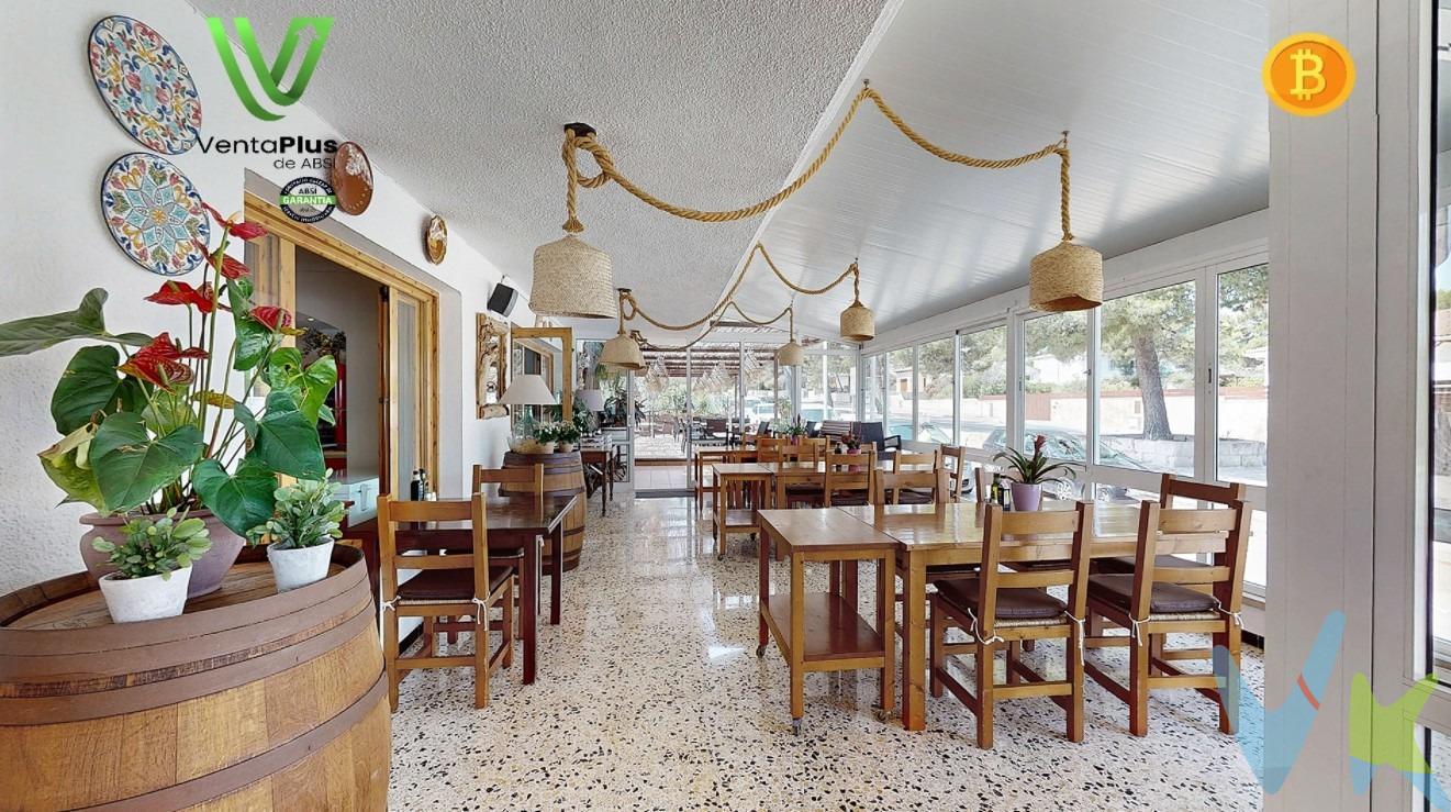 OPORTUNIDAD DE INVERSIÓN. Restaurante Emblemático en Son Serra de Marina, Mallorca. 🍽️. Ubicado en una de las calles principales de Son Serra de Marina, este restaurante no es solo un establecimiento, sino una tradición culinaria con más de 40 años deleitando paladares. . A tan solo unos pasos del mar, este local se destaca en la zona como un punto de encuentro para aquellos que buscan la esencia de la gastronomía mediterránea. Características Destacadas:. * Espacio Generoso: Más de 500 m² distribuidos entre la planta principal, las terrazas y el semisótano. * Terrazas Espaciosas: Dos grandes terrazas que invitan a disfrutar del clima y las tranquilidad de la zona. * Gran Capacidad: Aforo para más de 120 comensales 👥, ideal para eventos y celebraciones 🎉. * Cocina Equipada: Totalmente operativa y lista para continuar la leyenda gastronómica. * Aljibe de agua de unos 40.000 litros. . Beneficios de la Inversión:. * Ubicación Privilegiada: Cerca de la playa, en una zona de constante flujo turístico. 🌊. * Clientela Fidelizada: Una base de clientes leales y nuevas visitas aseguradas por las excelentes reseñas en Google 🌟. * Reconocimiento Local: Un nombre sinónimo de calidad y tradición en Son Serra de Marina 🏆. * Oportunidad de Crecimiento: Ideal para inversores visionarios y emprendedores con pasión por la restauración 🚀. No dejes pasar la oportunidad de ser parte de la historia y el futuro de la gastronomía en Son Serra de Marina. . Contáctanos para descubrir más y programar tu visita a este tesoro culinario. ¡Esperamos tu llamada! ☎️. Estaremos encantados de atenderte, asesorarte en todos los pasos de la compra y ayudarte a encontrar la financiación en caso de que la necesites. Este inmueble ha sido certificado por ABSI (Asociación Balear de Servicios Inmobiliarios) lo que significa que la agencia comercializadora ha supervisado la documentación necesaria para la compraventa y que el inmueble forma parte de la bolsa de propiedades en multiexclusiva ABSI.  🔒. Inmobiliaria Inscrita en el Registre Oficial d’Agents Immobiliaris de les Illes Balears con el NÚMERO REGISTRO: GOIBE747077/2024