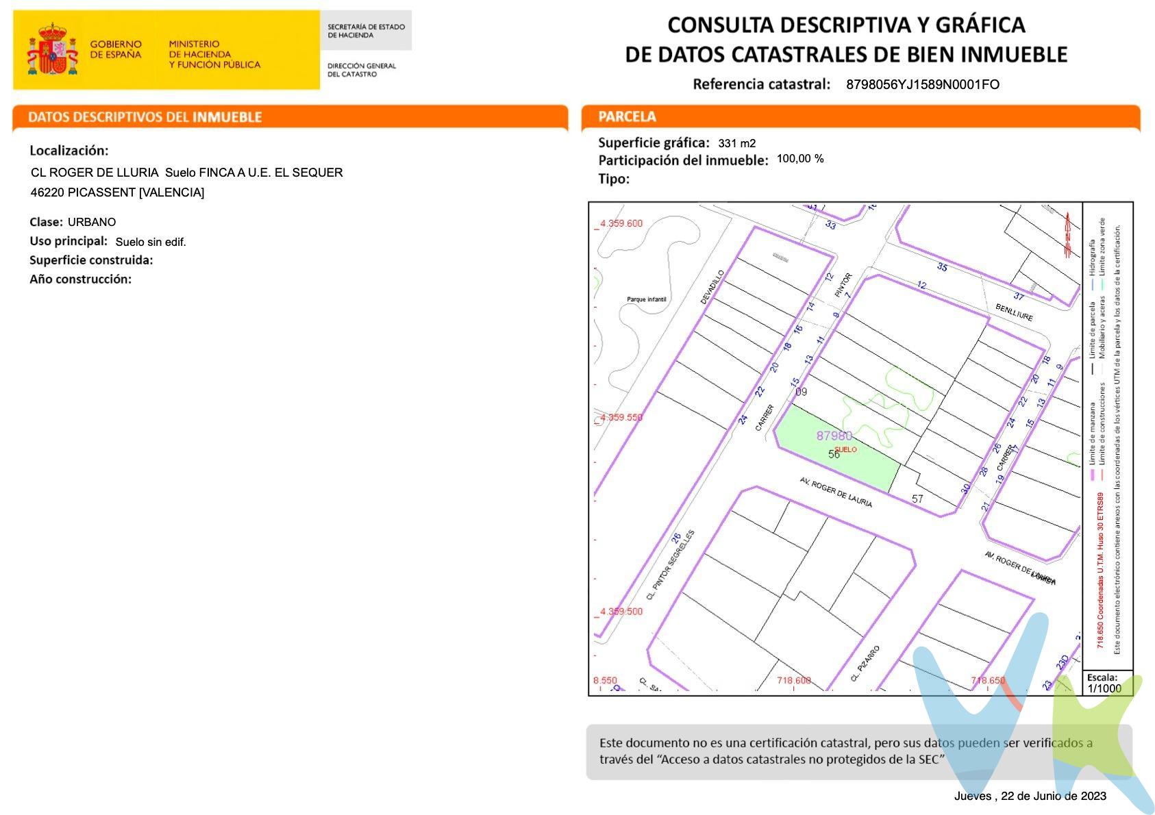 Se venden dos solares edificables en la localidad de Picassent, Valencia, en las calles de Roger de Lluria y Pizarro. . Tienen una superficie de 392m2 y 331m2 respectivamente. . El precio es de 400.000 euros cada uno. . 