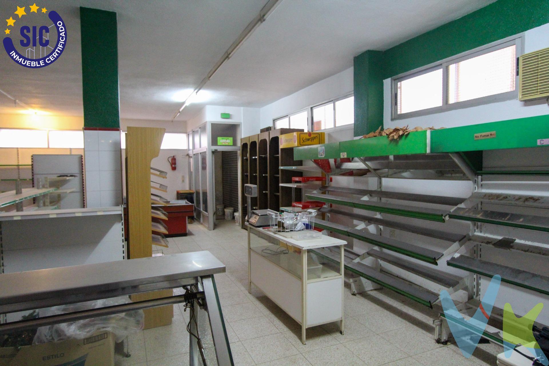 SUPER MERCADO . ¡Gran oportunidad! Local comercial en Tavernes de la Valldigna. 📍 Ubicación: Calle Cantalot, 13 – Zona del Cambro, Tavernes de la Valldigna. 💰 Precio: 70.000 €. 📏 Superficie: 196 m² (206€/m²). Este espacioso local comercial, anteriormente utilizado como supermercado, es una excelente oportunidad de inversión en una de las zonas más activas de Tavernes de la Valldigna. Con una ubicación estratégica y un entorno comercial dinámico, este local es ideal para abrir un nuevo negocio o continuar con su actividad original. Características principales:. ✅ Dos accesos independientes, facilitando el flujo de clientes y logística. ✅ Almacén amplio, ideal para almacenamiento de productos. ✅ Horno para panadería, perfecto para la fabricación y venta de pan y repostería. ✅ Zona de frutería, carnicería y charcutería, con mobiliario y equipamiento incluido. ✅ Listo para abrir, con todo el mobiliario y accesorios necesarios para operar. ✅ Espacio versátil, apto para supermercado, tienda de alimentación, bazar, gimnasio, almacén o cualquier otro negocio. Ubicación y entorno:. El local se encuentra en la zona del Cambro, un área con gran movimiento comercial y educativo, rodeado de negocios y servicios esenciales:. 🏫 Educación: Cerca del Instituto de Educación Secundaria La Valldigna y del Col·legi Sant Miquel, lo que garantiza una afluencia constante de estudiantes y familias en la zona. 📚 Comercios y servicios: A pocos metros del Almacén de Papelería Ofidis, una referencia en material de oficina y escolar. 💪 Deporte y bienestar: Próximo a CrossFit CANVI, un gimnasio que atrae a numerosos clientes interesados en la actividad física. 🛍️ Negocios locales: En la zona también encontramos el Bazar Tavernes, un comercio popular que complementa la oferta comercial del área. ¿Por qué invertir aquí?. Este local es una oportunidad única para emprendedores e inversores que buscan un espacio en una zona clave con gran visibilidad y alto potencial comercial. Gracias a su versatilidad y ubicación, este local se adapta a múltiples negocios con gran proyección de éxito. 📞 ¡No dejes escapar esta oportunidad! Contáctanos para más información o para agendar una visita. La descripción del presente inmueble e imágenes tienen mero carácter informativo y en ningún caso carácter contractual, pudiendo ser modificados por la inmobiliaria comercializadora sin que ello implique responsabilidad alguna frente a terceros. En el precio de venta a público, esta propiedad NO incluye los gastos de adquisición (Notario, registro, gestión, honorarios, etc…).