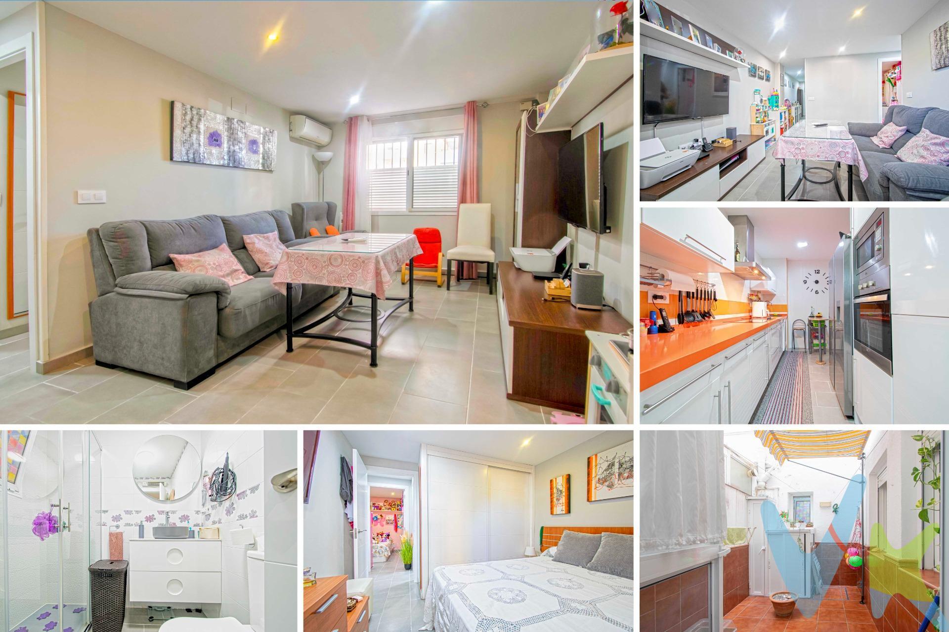 Amplia vivienda en Triana, junto Parque de la Vega y a pocos metros de la Torre Pelli. Se trata de una planta. Consta de 83m2 construidos con buena distribución. El salón es de paso, muy cómodo. La cocina es independiente y se encuentra amueblada, con acceso a patio privativo de unos 8m2. El piso dispone de tres dormitorios con armarios empotrados y un baño con amplia placa de ducha. Las ventanas son de climalit de aluminio lacado en blanco, las puertas de madera lacada en blanco y el suelo porcelánico. Cuenta con dos splits de aire acondicionado. Totalmente reformado en 2014. Ventilación cruzada, salón y dormitorio principal al exterior, dos habitaciones, baño y cocina al patio. Edificio reformado con ascensor. Situado en zona tranquila,  con paradas de autobuses, comercios, colegios etc..a 400m de Torre Sevilla. Situación inmejorable. Solicité visita!!. Informamos a nuestros clientes compradores que el precio de venta no incluye lo siguiente: Honorarios de la agencia inmobiliaria, Impuestos (I.T.P., I.V.A. o A.J.D., en su caso) ni otros gastos de la compraventa (gastos de Registro de la Propiedad, Notaría, Gestoría ni de posible Financiación). Documento F.I.S. a disposición del consumidor según Decreto 218/2005 Junta de Andalucía.