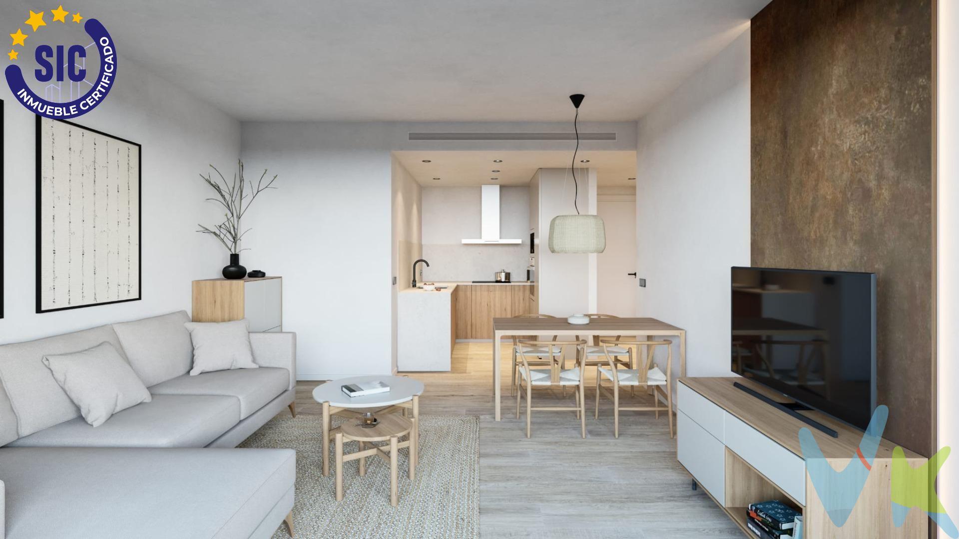 ¿Te imaginas despertar cada día con vistas al Mediterráneo en un entorno cuidado y exclusivo?. Este piso ubicado en primera línea de la Playa de Moncofa te ofrece un estilo de vida tranquilo, luminoso y lleno de bienestar, a solo 25 minutos de Valencia y con excelentes conexiones por carretera y aeropuerto. Una vivienda diseñada para disfrutar. Situado en un residencial moderno con zonas comunes excepcionales, esta propiedad destaca por su diseño contemporáneo, amplios ventanales y una cómoda terraza con vistas despejadas. Incluye plaza de garaje y trastero. Servicios que marcan la diferencia. Piscina de más de 200 m² con zona infantil y área de relax. Gimnasio completamente equipado. Jardines, parque infantil y sala social con zona vending. Servicio de conserjería. Zonas comunes ajardinadas e iluminadas. Ideal como vivienda de temporada, segunda residencia o futura inversión. La finca ofrece un entorno pensado para el confort, con calidades modernas, ascensor y videoportero. Moncofa combina la tranquilidad del mar con cercanía a Valencia, y todos los servicios básicos a pocos minutos. Solicita más información y agenda tu visita. En el precio de venta a público, esta propiedad NO incluye los gastos de adquisición (Notario, registro, gestión, honorarios, etc).