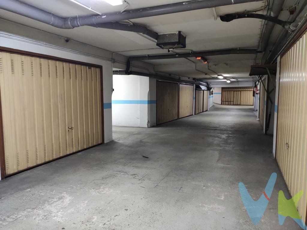 Venta de garaje cerrado en el centro de Torrelavega, justo al lado de La Iglesia de La Virgen Grande.Dispone de electricidad, y los gastos de comunidad son 10EUR.Gastos e Impuestos no incluidos en el precio. Compra sujeta a ITP. El comprador se hará cargo de los costes de la escritura e inscripción en el Registro de la Propiedad.Más información sobre transparencia, impuestos, gastos y condiciones de compraventa en nuestra web www.activanorte.com 