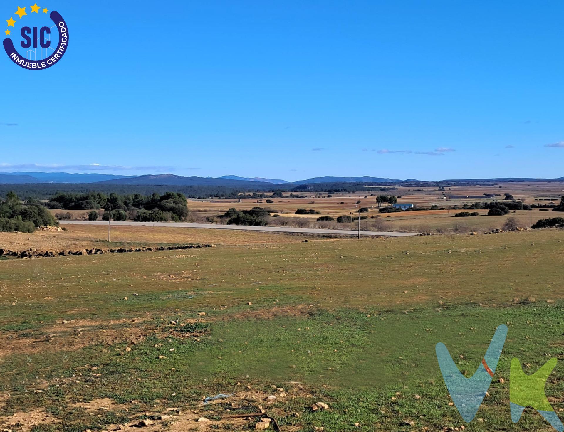 ¡Descubre esta maravilloso terreno de uso agropecuario! . Situada en un entorno natural privilegiado, esta propiedad cuenta con un terreno plano rodeado de árboles y montañas, ideal para quienes buscan tranquilidad y conexión con la naturaleza.  . Características: . - Terreno: Amplio y plano, perfecto para actividades agrícolas o ganaderas. . - Nave Agraria: Dispone de una nave de una planta, ideal para almacenamiento o como espacio de trabajo. . - Sondeo de Agua: Cuenta con un sondeo de 70 metros de profundidad dentro de la parcela, garantizando el suministro de agua para tus proyectos agropecuarios.  . Entorno: está rodeado de un paisaje natural impresionante, con árboles y montañas que ofrecen un ambiente sereno y rural. Es un lugar perfecto para disfrutar de actividades al aire libre y senderismo.  . Accesibilidad: Ubicada en una zona bien comunicada, se encuentra a poca distancia de servicios básicos y es de fácil acceso por carretera.  . ¡No pierdas la oportunidad de adquirir esta finca rústica y comenzar tu proyecto agropecuario en un entorno idílico! . Contáctanos para más información o para agendar una visita. La descripción del presente inmueble e imágenes tienen mero carácter informativo y en ningún caso carácter contractual, pudiendo ser modificados por la inmobiliaria comercializadora sin que ello implique responsabilidad alguna frente a terceros. En el precio de venta a público, esta propiedad NO incluye los gastos de adquisición (Notario, registro, gestión, honorarios, etc…).