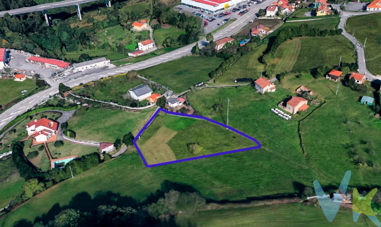 RK Iglesias pone a la venta una finca edificable en Folgueras, localidad del concejo de Soto del Barco y perteneciente a la parroquia de Corrada.
Zona tranquila en un entorno rural asturiano y muy bien comunicada con toda Asturias.
La finca se encuentra próxima a varias playas, a 12 minutos de la Playa de los Quebrantos y a 9 minutos da la Playa del Aguilar entre otras. 
La finca cuenta con una superficie de 2077 m2   practicamente llana, con un 20% de pendiente. Posibilidad de hacer dos parcelas. Servicios de agua y luz a pie de finca.
RK Iglesias le ofrece la oportunidad de construir su vivienda a su gusto desde 149.544 euros, pudiendo escoger entre 12 modelos diferentes de casa. Los presupuestos son CERRADOS, llave en mano, sin sobresaltos ni aumentos. Nuestra memoria de calidades es completa, pero abierta a cuántas modificaciones sean necesarias hasta llegar a la satisfacción completa de nuestro cliente. Nos encargamos del proceso completo, desde el diseño inicial, hasta la elección del interiorismo, realizando infografías 3d de todas las estancias necesarias de la vivienda, para que la vivienda proyectada se ajuste al gusto total del cliente. 
Si desean más información o quieren concertar una visita no duden en ponerse en contacto con nosotros. Estaremos encantados de atenderles.

