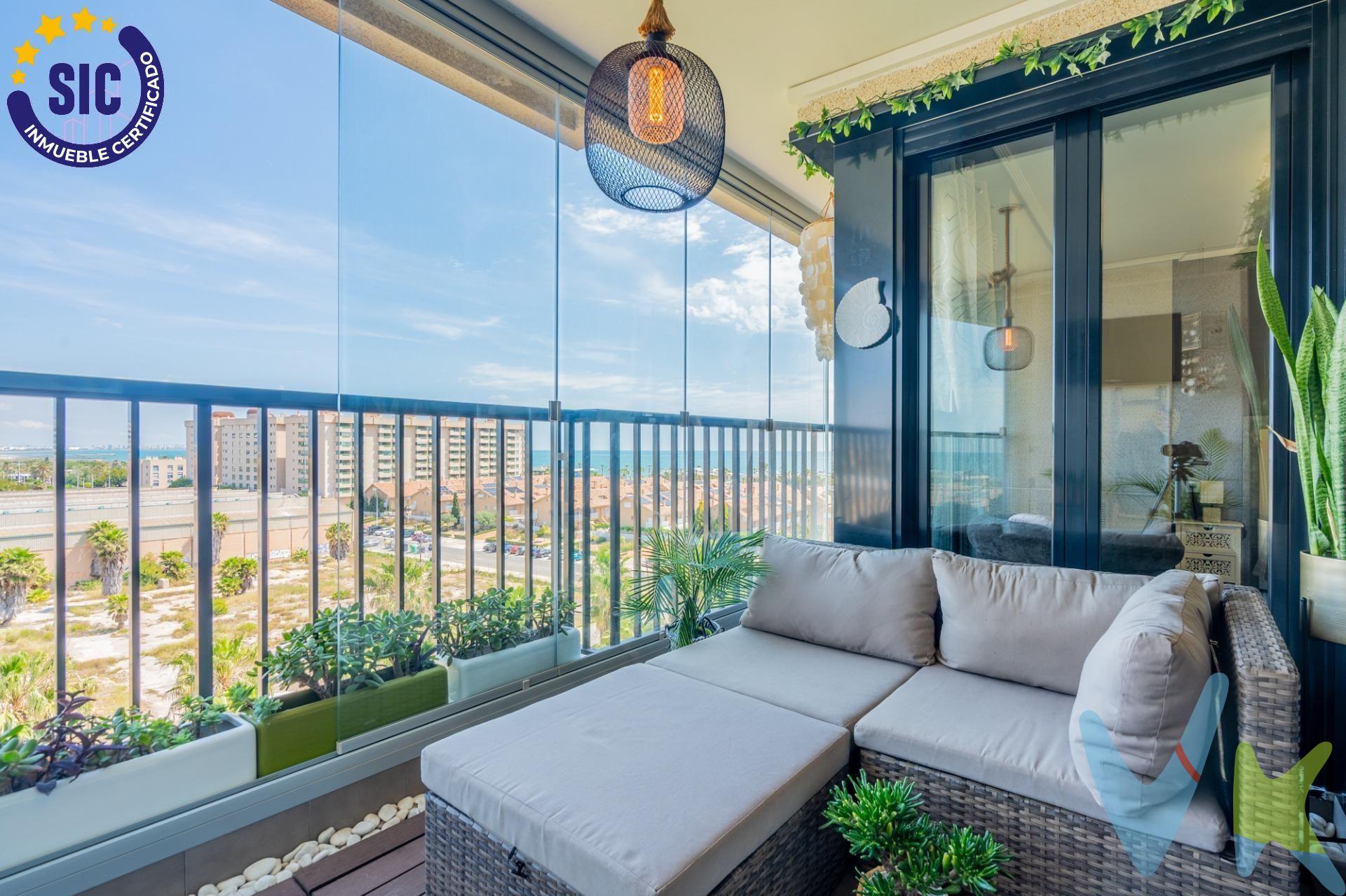 ¿Te imaginas despertar cada mañana con el sonido del mar y una vista espectacular desde tu propia terraza? Esta es tu oportunidad de vivir en un exclusivo residencial de lujo, en una de las zonas más cotizadas de la costa Valenciana. ¡Bienvenidos a tu nuevo hogar!. Características del Residencial: Ubicado en una zona privilegiada de la Playa de la Patacona,  a 150 metros de la playa, este residencial destaca por su diseño moderno y sus completas y bien mantenidas instalaciones. Seguridad 24h, con conserjes, piscina, pistas de pádel, zona infantil y salón de eventos y salón social, donde poder disfrutar del buen ambiente vecinal. Todo lo que necesitas para disfrutar de una vida cómoda, tranquila y llena de diversión, a tan solo unos pasos de la playa. Y todo esto dentro de un entorno de máxima seguridad y confort. Tu Nuevo Hogar: Esta preciosa vivienda de 120 m2 construidos distribuida en vivienda, garaje y trastero. Situada en un quinta altura, piso con orientación Norte, te ofrece la mejor de las vistas al mar. Con 2 habitaciones, una de ellas doble y otra simple, es perfecta para una pareja o una pequeña familia. La cocina independiente y equipada con electrodomésticos de primeras marcas, te permitirá disfrutar de la cocina en su máxima expresión, también cuenta con lavadero acristalado ¡mientras que el baño completo y renovado añade un toque de confort y funcionalidad. Pero lo mejor de todo… ¡la terraza acristalada! Un espacio único donde podrás relajarte y disfrutar del clima mediterráneo durante todo el año. Y lo mejor es que puedes abrir el acristalamiento en los días más soleados para sentir la brisa marina mientras contemplas la impresionante vista al mar. Esta vivienda  es un apartamento turístico, por lo que a la hora de solicitar la licencia es mucho más ágil poder obtenerla,  por si lo que buscas es rentabilidad. Comodidades adicionales: La vivienda incluye una magnífica plaza de garaje, teniendo una preinstalación de coches eléctricos y un amplio trastero justo detrás de la misma plaza, ¡lo que hará aún más fácil tu día a día!. La Zona: La Playa de la Patacona es conocida por su ambiente tranquilo, su arena dorada y su mar mediterráneo. A tan solo unos minutos de la ciudad, tendrás acceso a todos los servicios que necesitas: restaurantes, bares, bancos, centro de salud, tiendas y supermercados. Además, estarás perfectamente comunicado con el transporte público para moverte por Valencia y explorar todos sus rincones. No dejes pasar esta oportunidad única de vivir en un residencial de lujo frente al mar. Contacta con nosotros para descubrir tu nuevo hogar. ................................................................................................................................................................ Por mandato expreso del propietario, comercializamos este inmueble en exclusiva, lo que le garantiza el acceso a toda la información, a un servicio de calidad, un trato fácil, sencillo y sin interferencias de terceros. Por este motivo, se ruega no molestar al propietario, a los ocupantes de la propiedad o a los vecinos. Muchas gracias por su comprensión. Si usted es agente inmobiliario y tiene un cliente para este inmueble, llámenos: estaremos encantados de colaborar