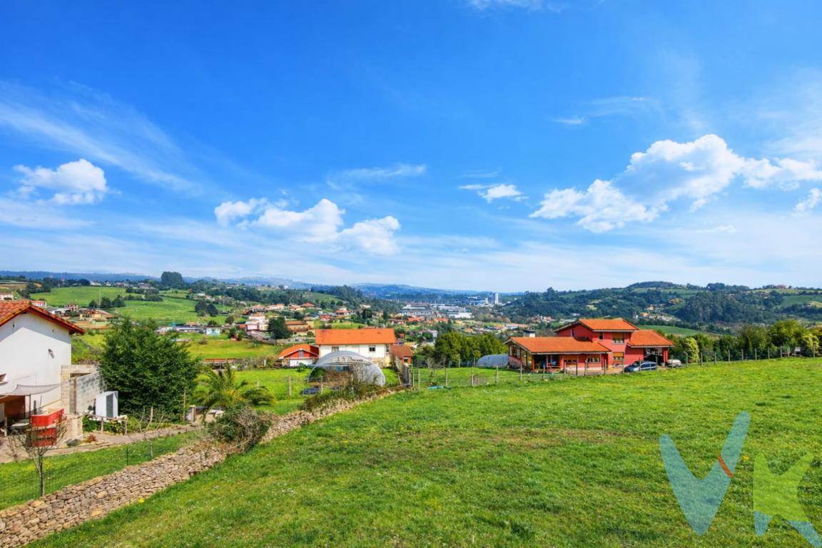 Se vende finca edificable en entorno natural y tranquilo, con luz y alcantarillado a pie de finca y agua en la propia finca.Si estás buscando el lugar perfecto para construir la casa de tus sueños, esta finca edificable es una excelente oportunidad. Situada en un entorno natural muy tranquilo, ofrece privacidad, buena orientación y agradables vistas despejadas. La parcela cuenta con una superficie aproximada de 2.500 m², ideal para la construcción de una vivienda unifamiliar con jardín. Dispone de buen acceso rodado y se encuentra en una zona muy soleada. Ubicada en un entorno rural muy agradable, pero a pocos minutos de todos los servicios, lo que la convierte en una opción perfecta tanto para vivienda habitual como para segunda residencia. Un lugar ideal para disfrutar de la tranquilidad, la naturaleza y el espacio que siempre has querido. Llámanos y la visitamos juntos para que puedas comprobar la tranquilidad que se respira y las vistas que tiene a pie de parcela.Gastos e impuestos no incluidos en el precio. Honorarios de intermediación inmobiliaria a cargo del vendedor y honorarios de mediación inmobiliaria del 2% más I.V.A. con un mínimo de 2000 euros mas I.V.A a cargo del compradorA título orientativo, en segundas transmisiones, el comprador abonará el Impuesto sobre Transmisiones Patrimoniales (ITP). Para consultar los porcentajes del ITP en Asturias puede hacerlo a través de la web oficial de servicios tributarios del Principado de Asturias https://sede.tributasenasturias.es/sites/sede/default/es_ES/Que-quieres-hacer/Transmisiones-Patrimoniales-y-AJD. La base imponible será el mayor valor entre precio de compraventa, tasación o valor de referencia catastral. Gastos de notaría y registro según aranceles variables según precio, número de copias y complejidad.  El comprador escoge libremente notario. El vendedor asume la plusvalía y el resto de gastos son del comprador. Si se precisa hipoteca: Tasación, condiciones y costes bancarios según entidad elegida por el comprador; así como los gastos de gestoría y cualesquiera otros inherentes a la formalización de la compraventa. De acuerdo con la ley, no se incluyen en el precio otros gastos o tributos que legalmente correspondan al comprador.. El consumidor tiene derecho, conforme a la normativa vigente, a disponer de información y documentación adicional relativa al inmueble y condiciones de la compraventa, accesible en la sede física . La agencia actúa exclusivamente como intermediaria en la operación. Cualquier compraventa y sus condiciones quedan sujetas en todo caso a la aceptación expresa del vendedor del inmueble y a la posterior formalización del correspondiente contrato. El presente anuncio tiene carácter meramente informativo; la información suministrada se corresponde con la disponible a la fecha de publicación, pudiendo variar en función de las circunstancias o actualizaciones legales, contractuales y fiscales. 