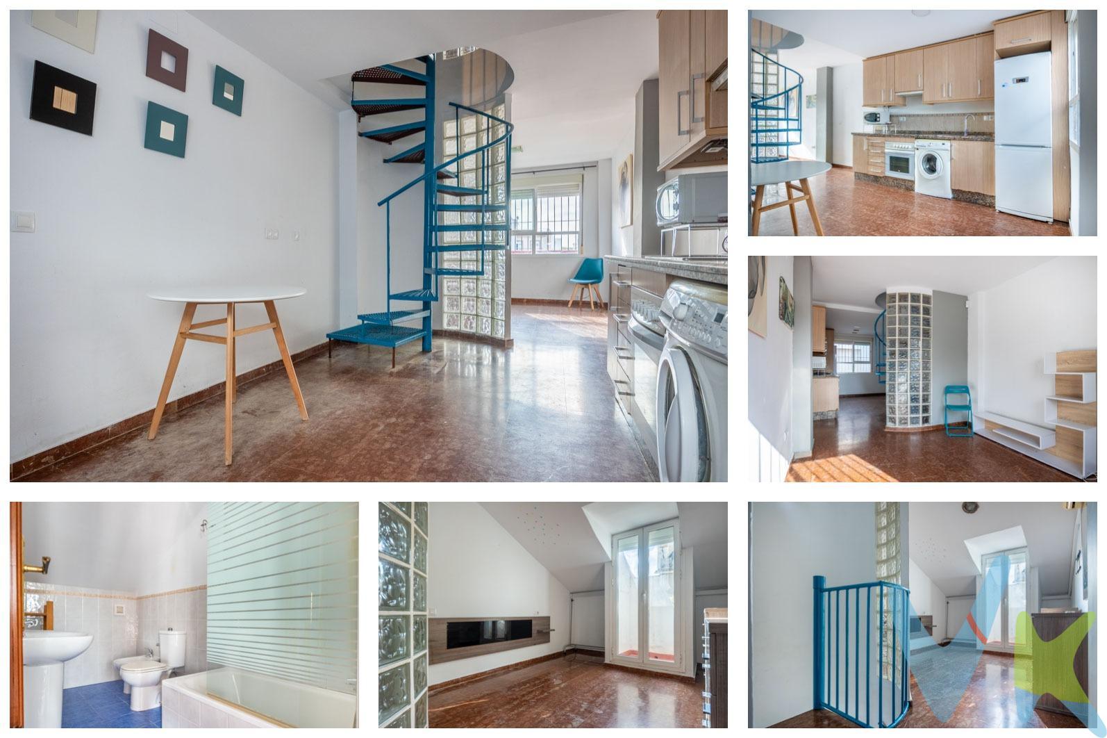 DUPLEX EN VENTA EN CAMAS, SEVILLA. ¡TU RINCON IDEAL TE ESPERA EN CAMAS ! . Dúplex de Diseño con Encanto. Descubre la combinación perfecta de modernidad y funcionalidad en este exclusivo dúplex de 1 dormitorio y 1 baño, ubicado en zona de el Cerrillo. Un espacio pensado para aquellos que buscan un estilo de vida cómodo y dinámico, con todo a su alcance. Este luminoso dúplex de 66m² se distribuye en dos plantas, ofreciendo una sensación de amplitud y privacidad. En la planta baja encontrarás un acogedor salón integrado con una moderna cocina equipada, ideal para tus momentos de ocio y disfrute. La planta superior alberga un dormitorio principal con un pequeño balcón con armario empotrado y baño en suite. Características que te enamorarán con diseño moderno y funcional, cada rincón ha sido diseñado para optimizar el espacio y la luz natural. Excelente luminosidad gracias a su orientación y  diseño abierto. Disfruta de la comodidad de vivir en una zona céntrica, tranquila.. con comercios de proximidad, bares, zonas verdes, transporte público, farmacia, colegio, institutos …. Ideal para singles, parejas, inversores..Perfecto como primera vivienda, para una persona independiente o pareja, o como una inversión de alta rentabilidad para alquiler . Un Estilo de Vida que te Mereces:. Vive en un barrio que lo tiene todo: gimnasios, centros culturales, acceso rápido a vías principales.. Olvídate de los largos desplazamientos y disfruta de la vida urbana al máximo. ¡No pierdas la oportunidad de visitar este encantador dúplex! Contacta con nosotros hoy mismo para más información y concertar una visita. Informamos a nuestros clientes que el precio de venta no incluye lo siguiente: Honorarios de la agencia inmobiliaria, impuestos (el Impuesto de Transmisiones Patrimoniales, I.V.A. o A.J.D., en su caso), otros gastos de la compraventa (gastos de registro de la Propiedad, Notaría, gestoría ni de posible financiación). Documento F.I.A. a disposición del consumidor según Decreto 218/2005 Junta de Andalucía.