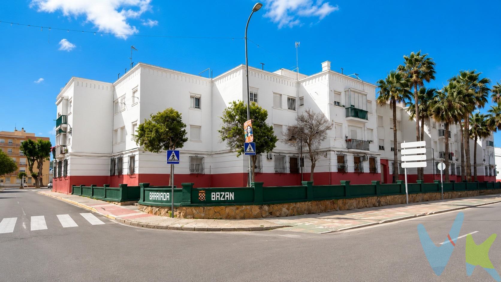 Se vende piso en la barriada de La Bazán, en San Fernando. La vivienda cuenta con 3 habitaciones, salón amplio con terraza cerrada, cocina amueblada y baño completo. Le gustará!!. Ubicado en una segunda planta sin ascensor, se encuentra rodeado de todo tipo de servicios: comercios, colegios, transporte público y zonas de ocio, ofreciendo comodidad para el día a día. Una oportunidad ideal tanto como primera vivienda como para inversión. PISO  2ª PLANTA SIN ASCENSOR, con 78 m² construidos ( 69 m² útiles ) que consta de 3 dormitorios, salón con terraza cerrada, cocina amueblada  y baño. VENGA A VISITARLO!!!. En cumplimiento de las obligaciones de información previstas en la Ley 10/2025, de 28 de diciembre, de servicios de atención a la clientela y transparencia, así como en la normativa sectorial vigente, se hace constar que el precio indicado no incluye los gastos e impuestos inherentes a la adquisición, los cuales se desglosan a continuación:. •	Impuesto sobre Transmisiones Patrimoniales (ITP): Se aplicará el tipo impositivo vigente en la Comunidad Autónoma de Andalucía (generalmente el 7% , sin perjuicio de tipos reducidos del 3,5% o 6% aplicables según las circunstancias personales del comprador o las características del inmueble). El impuesto se devenga sobre el Valor de Referencia de Catastro o el precio de venta, aquel que resulte superior. •	Gastos de Notaría: Los honorarios notariales se calcularán conforme al arancel oficial regulado en el Anexo I, del Real Decreto 1426/1989, de 17 de noviembre, por el que se aprueba el arancel Notarial. (Cálculo aproximado: 1.500 €, de los que la parte vendedora abonará el coste de la Escritura matriz y la parte compradora, las copias). Más información: https://www.boe.es/buscar/act.php?id=BOE-A-1989-28111 . •	Gastos de Registro: La inscripción en el Registro de la Propiedad se facturará según el arancel oficial establecido en el ANEXO I, del Real Decreto 1427/1989, de 17 de noviembre, por el que se aprueba el arancel Notarial. Más información: https://www.boe.es/eli/es/rd/1989/11/17/1427. •	Financiación externa: En el caso de necesitar financiación, sumarán los gastos de la Entidad financiera (Gestoría, tasación, seguros,…) . •	Honorarios Agencia del Vendedor: incluidos en el PVP. •	Honorarios Agencia del comprador: La agencia informa que los honorarios ascenderán a un 4% + IVA, sobre el valor de compra. Para una información exhaustiva sobre el funcionamiento, tipos impositivos y bonificaciones del ITP en Andalucía:. https://www.juntadeandalucia.es/organismos/economiahaciendayfondoseuropeos/areas/tributos-juego/tributos/paginas/impuestos-cedidos-transmisiones.html; . La agencia dispone de documentación e información adicional relativa al inmueble, que podrá ser solicitada por el consumidor. A su vez, disponemos del Documento Informativo Abreviado de la propiedad (Según Decreto 218/2005, del 11 de Octubre) y de Seguro de Caución, para la protección del dinero entregado como señal para la Reserva de una vivienda. La agencia efectúa una labor de intermediación, por lo que las condiciones finales de la compraventa quedas sujetas a la aceptación expresa de la parte vendedora y a la ulterior formalización del contrato. 