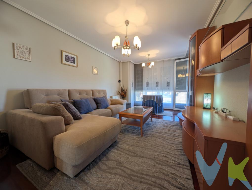  ¿Buscas un piso amplio, luminoso y bien ubicado? ¡Este inmueble te encantará! Situado en el centro de Cicero, con todos los servicios cerca,  a un paso de la autovía Santander-Bilbao, esta vivienda es perfecta para quienes valoran la comodidad y el espacio.✨ Características principales: ✅ 3 dormitorios de buen tamaño, todos con grandes armarios ✅ Salón espacioso con mucha luz natural ✅ 1  baño completo y 1 aseo✅ Cocina amueblada y equipada ✅ Totalmente amueblado  ✅ 2 Terrazas✅ Muy buen estado  ¡solo necesitas darle tu toque personal para hacer de esta vivienda tu hogar perfecto.Zona de aparcamiento en la urbanización.Esta propiedad es ideal tanto para entrar a vivir como para inversión. ¡Una vivienda práctica, con excelente ubicación y grandes posibilidades!📍Zona tranquila pero muy bien comunicada, con servicios cercanos, perfecta para familias, parejas o como segunda residencia. Cerca de Colegio, Supermercado, Centro de salud, así como de bares y restaurantes. 
