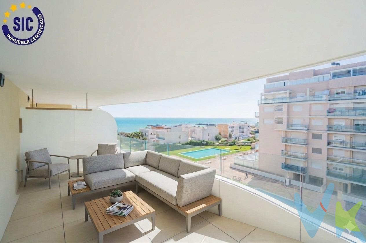 EL MAR COMO HORIZONTE, EL LUJO COMO ESTÁNDAR. ✨ RESIDENCIAL DUNE: TU NUEVO REFUGIO EN PRIMERA LÍNEA. Hay lugares que no se explican, se sienten. En la mejor ubicación de la Playa de El Puig, a tan solo 15 minutos de Valencia, se alza Dune Mediterranean: un icono de arquitectura vanguardista donde el azul del Mediterráneo se convierte en el cuadro principal de tu salón. - UNA VIVIENDA DISEÑADA PARA LOS SENTIDOS. Ubicada en una cuarta planta, esta propiedad de obra nueva (entrega febrero 2026) es un tributo a la luz y al espacio:. •	Vistas Infinitas: Una espectacular terraza privada concebida como una extensión del salón, perfecta para cenas bajo las estrellas o amaneceres frente al mar. •	Diseño Inteligente: 95 m² donde la zona de día (cocina, comedor y salón) fluye hacia el exterior, mientras que sus 3 dormitorios dobles buscan la calma y el descanso. •	Detalles que Enamoran: 2 baños de diseño, cocina de alta gama con inducción invisible y acabados premium en cada rincón. CALIDADES PREMIUM Y ALTA TECNOLOGÍA. Un hogar donde la sostenibilidad y el confort van de la mano:. •	Cocina de diseño: Con inducción invisible integrada en la encimera, horno y campana extractora. •	Climatización avanzada: Sistema de aerotermia frío/calor por conductos y ventilación de bajo consumo. •	Máximo aislamiento: Carpintería de aluminio de alta gama con doble acristalamiento y persianas eléctricas. •	Seguridad: Puerta de acceso acorazada y videoportero. - UBICACIÓN ESTRATÉGICA. Dune se sitúa en una población histórica de gran valor paisajístico, combinando la tranquilidad de la playa con la cercanía a la ciudad:. •	Valencia Centro: 19 km (15-20 min). •	Aeropuerto: Conexión rápida por la AP-7/A-7. - UN OASIS DE BIENESTAR (CLUB PRIVADO). Vivir en Dune no es solo tener una casa, es pertenecer a un entorno de desconexión total:. •	 Piscina tipo "Playa": Un espejo de agua cristalina que se funde con el entorno. •	 Vida Activa: Pista de pádel, gimnasio de última generación y áreas de fitness. •	 Equilibrio: Espacios de Coworking y Social Club para trabajar o celebrar sin salir de tu paraíso. •	 Para los más pequeños: Kids Garden y zonas verdes con paisajismo mediterráneo. - EXCLUSIVIDAD Y SOSTENIBILIDAD. Siente el confort de la Aerotermia de bajo consumo, la seguridad de una puerta acorazada y la elegancia de una arquitectura que respeta y ensalza el paisaje . *Plaza de garaje incluida en el precio. . ¿Estás listo para que el sonido de las olas sea tu banda sonora diaria? No lo dudes este va a ser tu nuevo hogar !!!!!!. -----------------------------------------------------------------------------------------------------------------------------. Por mandato expreso del propietario, comercializamos este inmueble en exclusiva, lo que le garantiza el acceso a toda la información. Por este motivo, se ruega no molestar al propietario, a los ocupantes de la propiedad o a los vecinos. Muchas gracias por su comprensión. Si usted es agente inmobiliario y tiene un cliente para este inmueble, llámenos: estaremos encantados de colaborar. 