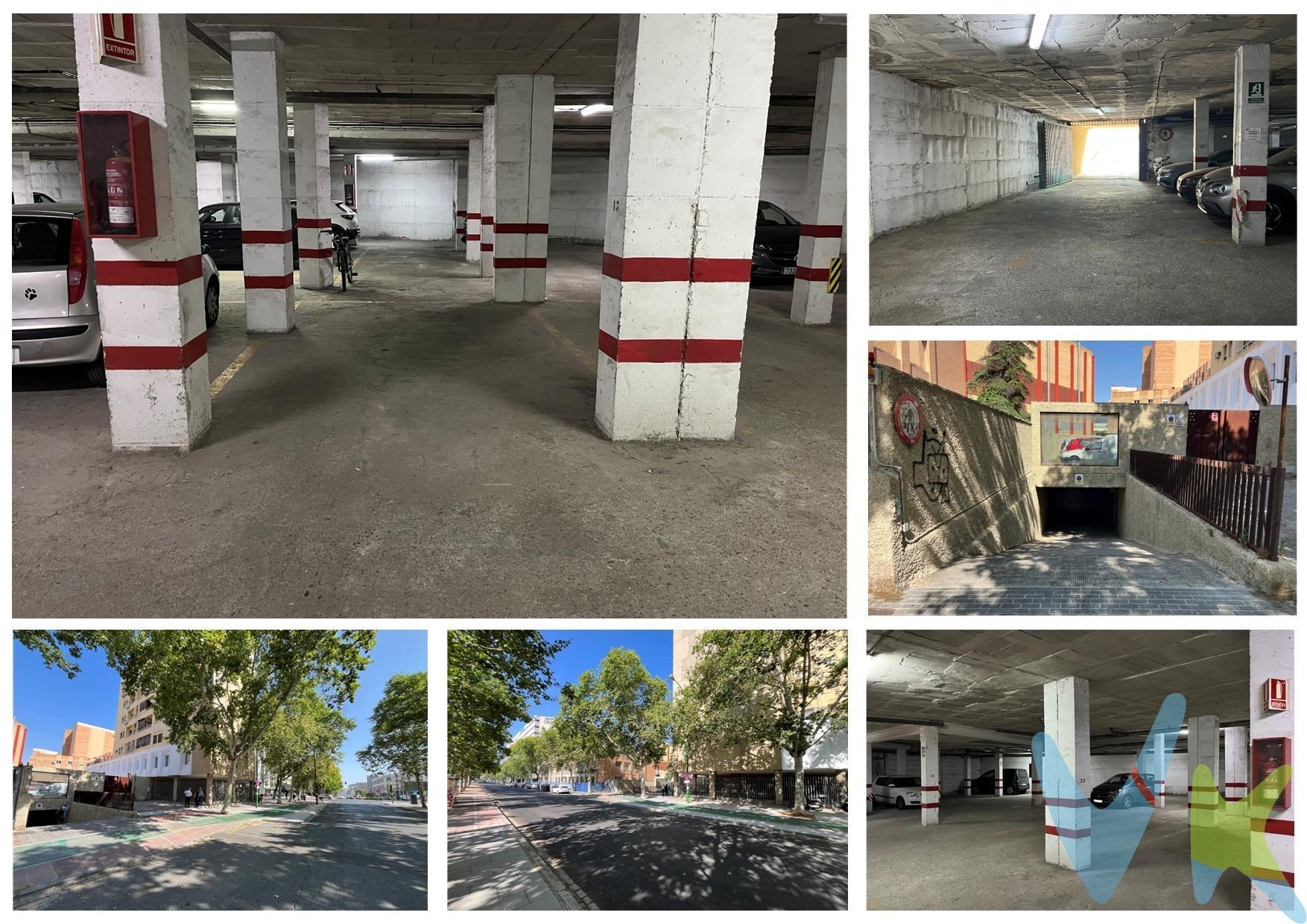 Plaza de garaje de 30 m2 en venta en Avenida Ramón y Cajal. A la plaza de aparcamiento se accede por la Calle Diego Martínez Barrio, en una primera planta (sótano 1) con puerta de acceso peatonal por calle Diego Martínez Barrio. Para más información no dude en contactarnos. Informamos a nuestros clientes que el precio de venta no incluye lo siguiente: Honorarios de la agencia inmobiliaria, Impuestos (I.T.P., I.V.A. o A.J.D., en su caso) ni otros gastos de la compraventa (gastos de Registro de la Propiedad, Notaría, Gestoría ni de posible Financiación). Documento F.I.S. a disposición del consumidor según Decreto 218/2005 Junta de Andalucía.