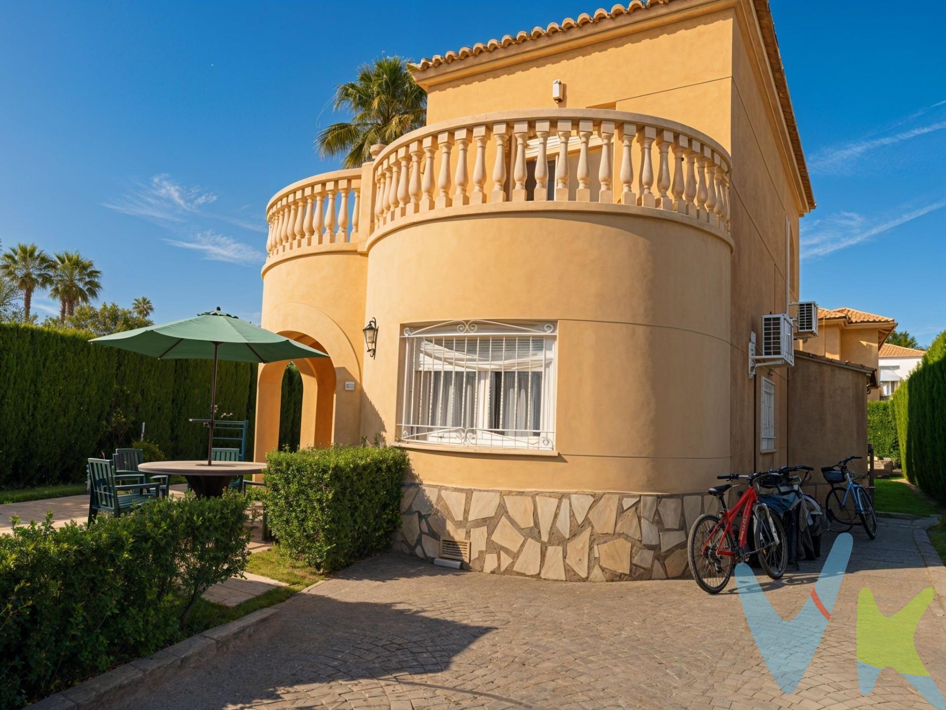 ¿Buscas exclusividad, tranquilidad y tener la playa a un paso? Este fantástico chalet, ubicado en la prestigiosa urbanización de Oliva Nova, lo tiene absolutamente todo. Una propiedad impecable, diseñada para el disfrute y lista para entrar a vivir desde el primer día. Características Principales de la Vivienda. Espacios cómodos y luminosos: La vivienda dispone de 3 amplias habitaciones y 2 baños completos, ideales para el confort de toda la familia o para recibir invitados. Estado impecable: No necesitas preocuparte por reformas; la casa se encuentra en perfectas condiciones para que solo tengas que hacer las maletas. Exterior y Parcela. Gran parcela ajardinada: Un espacio exterior amplio y exquisitamente cuidado, perfecto para aprovechar el clima mediterráneo durante todo el año. Piscina privada: El centro de atención de la parcela, ideal para refrescarse y relajarse en total privacidad. Paellero tradicional: ¿Qué sería de un chalet en esta zona sin un buen paellero? La zona perfecta para organizar comidas, barbacoas y momentos inolvidables con familiares y amigos. Ubicación Premium y Seguridad. Entorno seguro: Ubicado en una urbanización fantástica que cuenta con garita de vigilancia, garantizando tu tranquilidad y la de los tuyos las 24 horas. A un paso de todo: Situación inmejorable, literalmente al lado del exclusivo resort del campo de golf y a escasa distancia de las espectaculares playas de arena fina de Oliva. Una Oportunidad Única por 465.000 €. VENTA:. PVP 465.000€. Gastos e impuestos no incluidos en el precio. La compra conlleva impuestos y gastos de formalización para el comprador. A título orientativo se informa que en segundas transmisiones el ITP con carácter general en Valencia es del 9%, pudiendo existir otros tipos impositivos atendiendo a las circunstancias personales del comprador u otras circunstancias previstas legalmente. Base imponible del impuesto el mayor valor entre el precio de compraventa, la tasación o el valor de referencia catastral. En cuanto a los gastos de notaría y registro, en su caso, suelen oscilar aprox. entre 1,5% y 2,5% (aranceles variables según precio, n.º de copias y complejidad). El comprador elige notario. Si el comprador precisase de hipoteca: tasación, condiciones y costes bancarios serán según entidad elegida por el comprador, así como los gastos de gestoría, y cualesquiera otros gastos inherentes a la formalización de la compraventa que legalmente correspondan a la parte compradora, salvo pacto expreso en contrario con el vendedor. El consumidor tiene, conforme a la normativa vigente, a su disposición información y documentación adicional relativa al inmueble y condiciones de la compraventa, que podrá ser consultada en C/Joaquín Costa 4, bajo 46005 Valencia o urbe2@remax.es. Honorarios de mediación inmobiliaria a cargo del COMPRADOR: (3% del precio final de venta más IVA (21%), salvo otro pacto.); y de VENDEDOR (según acuerdo con el mismo). Se informa al consumidor que la agencia actúa como intermediaria inmobiliaria en la operación, estando cualquier eventual compraventa y sus condiciones sujeta a la aceptación expresa del propietario-vendedor y a la posterior formalización del correspondiente contrato.