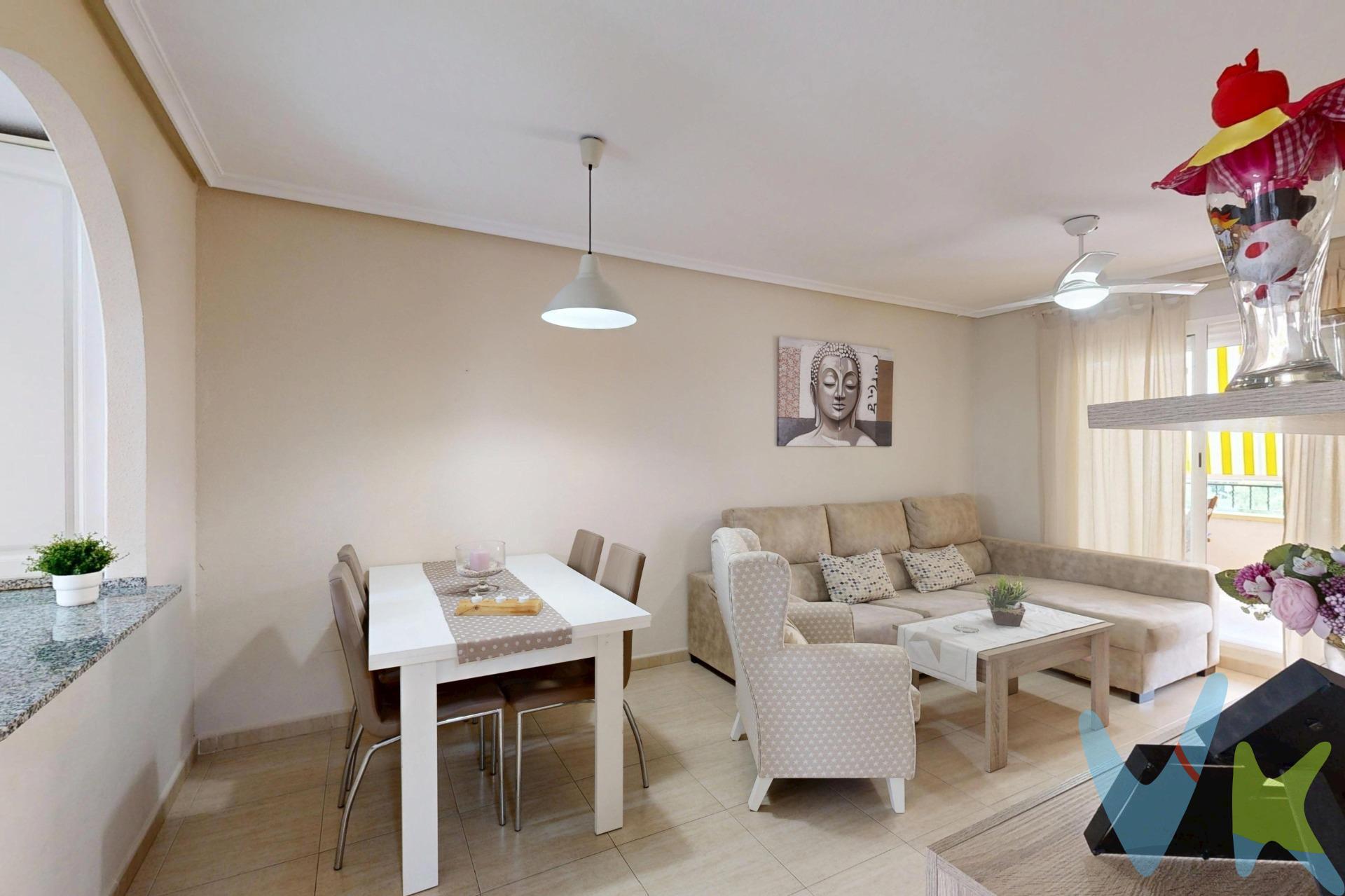 DESCUBRE este precioso apartamento en RIVERA BEACH FASE 1, ideal para quienes buscan una primera residencia o un refugio vacacional en cualquier estación del año. Listo para entrar a vivir, ofrece la comodidad de muebles de alta calidad y una cocina completamente equipada con electrodomésticos modernos  y prácticos. Dos amplios dormitorios con armarios empotrados y un cuarto de baño completo con una moderna y cómoda placa de ducha. La vivienda cuenta además con dos aparatos de aire acondicionado con bomba de calor y ventiladores de techo, que garantizan el máximo confort durante todo el año. Disfruta del sol desde su amplia terraza-balcón de más de 15m2, perfecta para compartir momentos inolvidables en familia o simplemente relajarte leyendo un libro o escuchando tu música preferida, dicha terraza tiene también toldos para evitar el paso del sol y acondicionar la estancia. La urbanización privada incluye acceso a una gran piscina comunitaria rodeada por zonas ideales para tomar el sol. Además cuenta con PLAZA DE PARKING amplía que te permitirá despreocuparte por donde estacionar tu vehículo; accede cómodamente al apartamento mediante ascensor desde este área en la que  también tendrás un amplio TRASTERO disponible donde podrás guardar tus sillas playa u otros artículos necesarios. Para finalizar, queremos ofrecerte una experiencia inmobiliaria basada en calidad, cercanía y profesionalidad. Al contactar con nosotros, actuaremos como intermediarios, evitando molestias a la propiedad y acompañándote en todo el proceso, facilitándote la información y documentación necesarias para una compra cómoda y sin complicaciones. A continuación, te informamos de los gastos de compra no incluidos en el precio, para garantizar un proceso claro y tranquilo:. PVP: 159.000 €. No incluye gastos, impuestos y demás gastos que legalmente correspondan al comprador: ITP del 7,75% con carácter general; existen excepciones según normativa aplicable (1). Base imponible el mayor valor entre el precio de venta o el valor referencia catastral. Gastos Notaría y Registro: 1.845€ aprox. según complejidad y aranceles vigentes (2). Financiación: gastos de hipoteca, tasación y gastos bancarios a cargo del comprador, según su necesidad y elección. Servicio doble de intermediación: Honorarios inmobiliaria a cargo del comprador: 3% precio final, más IVA (21%), salvo acuerdo contrario tras negociación, no incluidos en PVP. Operación y condiciones de compraventa sujeta a aceptación expresa del vendedor. Para acceder a información y documentación legalmente exigible por el consumidor: gesprocasa.es/consumidor. (1) Para una información exhaustiva sobre el funcionamiento, tipos impositivos y bonificaciones del ITP en la Región de Murcia, puedes consultar el portal oficial de la Agencia Tributaria Autonómica en el siguiente enlace: agenciatributaria.carm.es/ITPAJD. (2) Tarifas notariales y registrales reguladas en Anexo I Del Real Decreto 1426/1989 y, Anexo I Del Real Decreto 1427/1989, respectivamente.