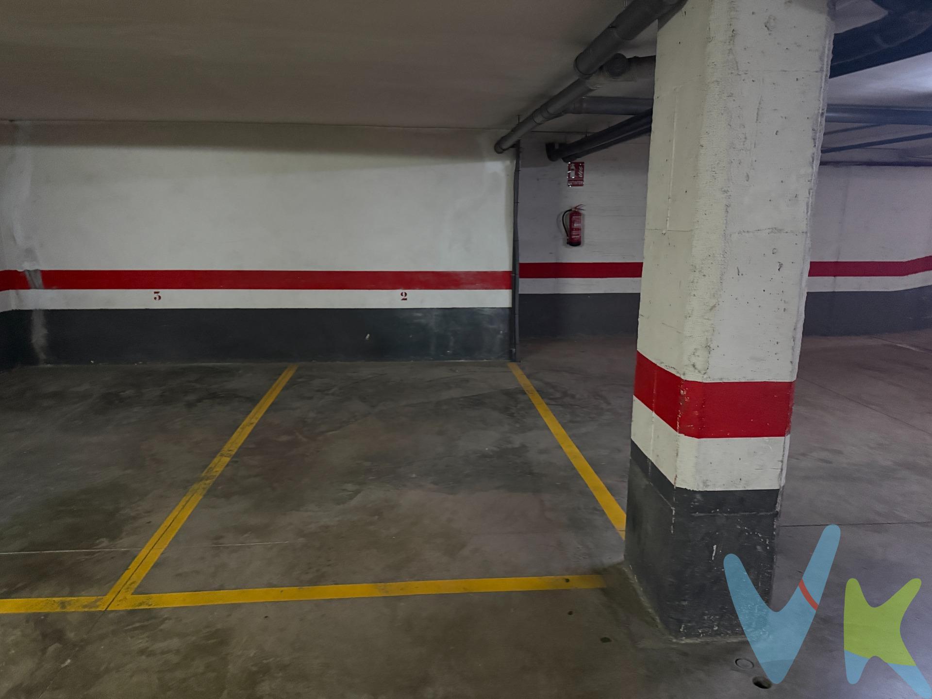Olvídate de dar vueltas por el barrio para poder aparcar el coche! Ahora podrás aparcar a la primera, en tu propia plaza de garaje. . A la venta una plaza de garaje en la calle Poeta Ricard Sanmartí número 26, en la primera planta del sótano. Con unas medidas de 4,40m x 2,15m es ideal para los coches de hoy en día. . Tiene muy fácil acceso y está al lado de la puerta principal. A tener en cuenta que se deberá entrar y salir por la rampa o por la salida peatonal. . No lo dudes y ven a visitarla cuanto antes. ***. Agencia Registrada con el Nº 5343 en el Registro Obligatorio de Agentes Inmobiliarios de la Comunitat Valenciana, según el DECRETO 98/2022, de 29 de julio, del Consell, por el que se regula el Registro de Agentes de Intermediación Inmobiliaria de la Comunitat Valenciana. La documentación del inmueble ha sido revisada y estimamos que reúne todos los requisitos necesarios para ser comercializado. El precio ofertado no incluye los honorarios de la agencia a cargo del comprador, que ascienden al 4% del precio final del inmueble. El precio ofertado tampoco incluye ni los gastos de notaría y de registro de la propiedad (que están sujetos a aranceles y varían dependiendo del precio de venta), ni los impuestos (que en la Comunidad Valenciana varían dependiendo del precio del inmueble y de las características personales del comprador). Las medidas aquí expuestas han sido obtenidas del Catastro. El anuncio no es vinculante, puede contener errores. ¿Tienes alguna duda? Consúltanos. ***. Los vendedores han confiado en este equipo para gestionar la venta del inmueble de forma exclusiva. Como no puede ser de otra forma, garantizamos un servicio de calidad, actuando en todo momento de forma transparente, ética y profesional. Así pues, se ruega la no interferencia de terceros y, sobre todo, no molestar a los propietarios, a los ocupantes del inmueble o a los vecinos. Muchas gracias por tu comprensión. 