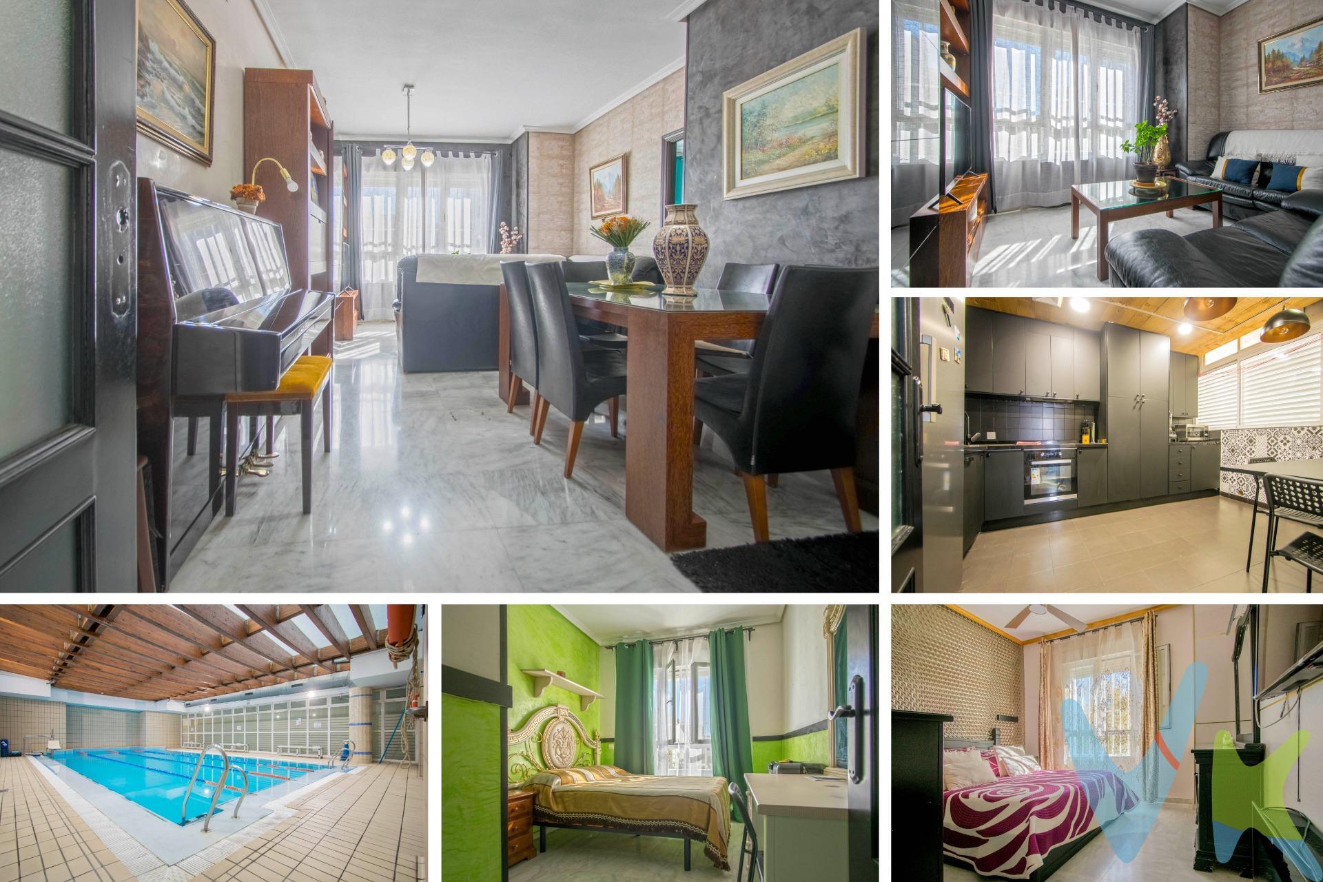 Amplia vivienda, exterior y muy luminosa, de elegante diseño y estilo único. Ubicada en Edificio Gran Vía, residencial con zonas comunes, piscinas, zonas deportivas, saunas, portero físico, vigilancia 24 h.... El inmueble dispone de 124m2 construidos con excelente distribución. El salón es muy amplio y cómodo, con gran ventanal exterior a calle muy luminoso. La cocina es independiente y se encuentra amueblada y equipada con electrodomésticos, de diseño, con zona desayuno. El piso dispone de 4 amplios dormitorios exteriores con armarios empotrados, el principal con baño integrado, con placa de ducha. Un segundo baño, con bañera, da servicio a los otros dormitorios. Las ventanas son de climalit de aluminio lacado en blanco, las puertas de madera y el suelo de mármol y gres. Se encuentra climatizado con aire centralizado frío/calor, dispone de gas ciudad. Instalación eléctrica y de fontanería reformadas. Plaza de garaje incluida en el precio. Piso con excelentes calidades, listo para habitar, muy bien situado, a pocos minutos de Nervión y de Sevilla Este, con fácil comunicación, paradas de autobús a escasos metros y rodeado de todo tipo de servicios, comercios, colegios, supermercados...No dude en solicitar visita hoy mismo, le va a encantar!!!!. Informamos a nuestros clientes compradores que el precio de venta no incluye lo siguiente: Honorarios de la agencia inmobiliaria, Impuestos (I.T.P., I.V.A. o A.J.D., en su caso) ni otros gastos de la compraventa (gastos de Registro de la Propiedad, Notaría, Gestoría ni de posible Financiación). Documento D.I.A. a disposición del consumidor según Decreto 218/2005 Junta de Andalucía. 