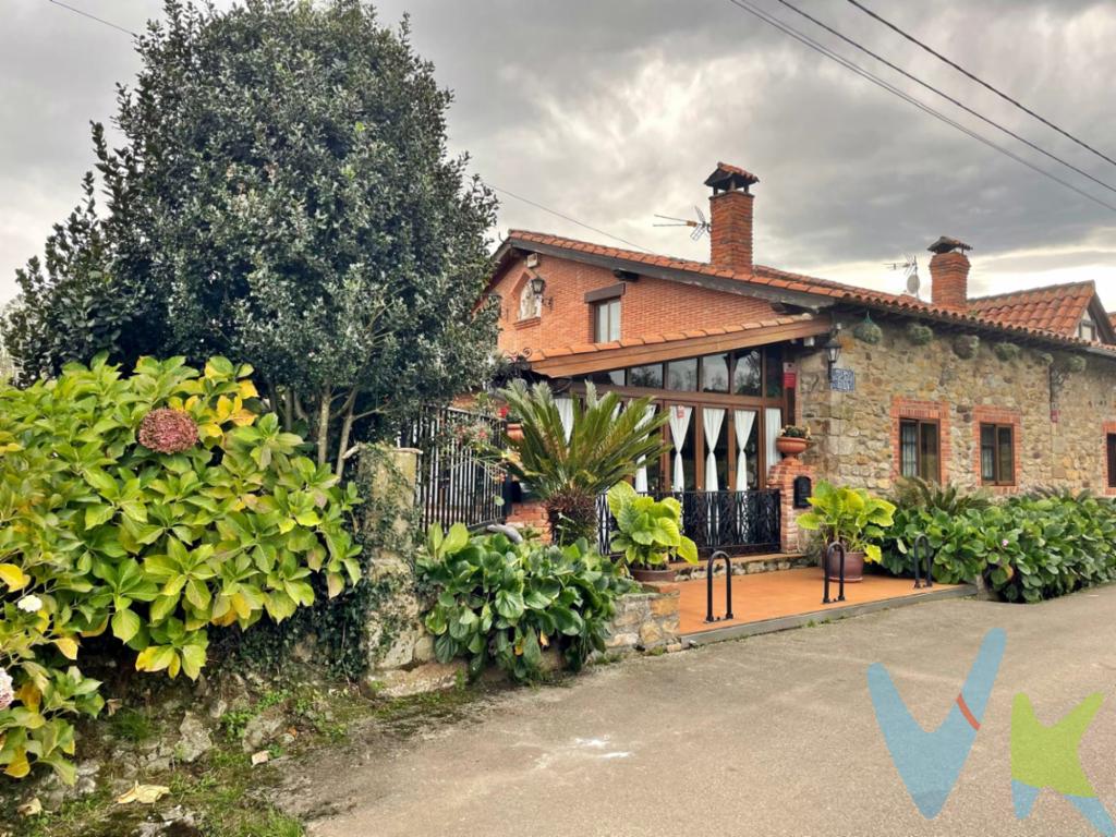 ¡ AMPLIO CHALET PAREADO EN ZURITA DE PIÉLAGOS !Maravillosa casa pareada de piedra con un increíble y soleado JARDÍN de más de 400m² que conserva todo el encanto de la tradición cántabra.El chalet consta  de tejado en buen estado y un maravilloso porche que es sin duda la joya de esta propiedad, completamente acristalado y con cerramiento en PVC imitación maderaLa vivienda fue reformada en su totalidad en el año 2005 incluyendo fontanería y electricidad y goza en planta baja de un cálido salón con chimenea, cocina independiente y cuarto de baño actualizadoLa planta primera la componen 5 habitaciones, por lo que tiene sin duda un montón de posibilidades.En el jardín tenemos espacio para aparcamiento, barbacoa ,cuarto trastero para la herramienta y otro cuarto para lavandería, además tiene el tamaño justo para disfrutar de los dias soleados.Una de sus muchas ventajas es que la vivienda se entrega tal y como se encuentra, completamente AMUEBLADA Y EQUIPADA, así sólo necesitarás traer tus maletas para empezar a disfrutar de tu nuevo hogar.Zona tranquila pero a 5 minutos en coche de Renedo de Piélagos y de Torrelavega, esta es sin duda la casa que estabas esperando¡No lo dudes y pídenos una visita! Al comprador se le cobrará un 1% + IVA de gastos de gestión.Los precios mostrados no incluyen impuestos, gastos de compraventa ni financiación.