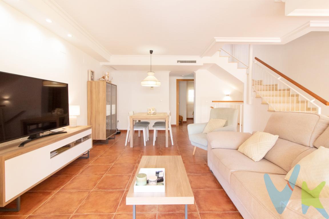 Te presentamos esta increíble vivienda adosada en la Playa de Corinto, Sagunto. Con su excelente ubicación, espacios amplios y una distribución bien pensada, esta propiedad es ideal para disfrutar de un estilo de vida mediterráneo. Además, la casa cuenta con acceso a impresionantes zonas comunes. Distribución del inmueble: Planta principal: Espacios de vida y terrazas.En la planta principal, la casa ofrece dos amplias terrazas: una orientada al este y otra al oeste, ambas perfectas para disfrutar de la luz natural durante todo el día. El salón comedor, amplio y luminoso, es ideal para reuniones familiares. La cocina independiente, completamente equipada, con acceso a la terraza oeste, la cual dispone de barbacoa y zona de lavandería. También en esta planta, encontrarás una habitación y un aseo. Sótano: Amplio espacio y garaje privado.El sótano ofrece un gran espacio multifuncional con un horno de leña, ideal para celebraciones. Desde aquí se accede directamente al garaje privado, con espacio para varios vehículos, lo que aporta comodidad y seguridad. Primera planta: Zona de descanso.En la primera planta se encuentra la zona de descanso, con tres dormitorios. El dormitorio principal cuenta con un baño en suite y acceso a una terraza privada. Las otras dos habitaciones, también amplias y luminosas, comparten un baño adicional. Además, en esta planta también hay dos terrazas, proporcionando espacios al aire libre desde todas las orientaciones. Zonas comunes: Espacios de ocio y recreo.Esta casa no solo destaca por sus características interiores, sino también por las completas zonas comunes de las que podrás disfrutar:Piscinas comunitarias: El residencial cuenta con dos piscinas, una más grande y otra más pequeña, ideales para refrescarse durante el verano.Parque infantil: Perfecto para los más pequeños, el parque infantil cuenta con columpios, toboganes y áreas de juego seguras.Pistas de pádel y tenis: Para los amantes del deporte, las instalaciones incluyen modernas pistas de pádel y tenis, perfectas para ejercitarse al aire libre.Áreas verdes: Amplias zonas ajardinadas que proporcionan un entorno tranquilo y natural donde relajarse o disfrutar de actividades al aire libre.Zona de duchas: Cerca de las piscinas, la comunidad cuenta con cómodas duchas exteriores.Mesa de ping pong: Para un rato de ocio, también hay una zona dedicada a juegos al aire libre, como una mesa de ping pong.Vestuarios en la zona de la piscina. Acceso directo a la playa: A tan solo unos minutos caminando, podrás disfrutar de la Playa de Corinto, famosa por su ambiente tranquilo y aguas limpias, lo que convierte a esta propiedad en una opción perfecta tanto para vacaciones como para una residencia permanente. ¿Por qué elegir esta propiedad?Esta casa es perfecta para quienes buscan una vivienda familiar cerca del mar, con acceso a áreas exteriores, piscina y garaje privado. Su ubicación en Sagunto, a poca distancia de la Playa de Corinto, hace que sea ideal para disfrutar de la tranquilidad y belleza de la costa valenciana.No pierdas esta oportunidad. Contáctanos para programar una visita y descubrir todo lo que esta propiedad tiene para ofrecerte. OBSERVACIONES:  * En nuestra agencia contamos con el distintivo de Agentes de Intermediación Inmobiliaria de la Comunitat Valenciana (Número de registro RAICV 1394) y cumplimos con todos los requisitos que debe tener un profesional del sector inmobiliario.*Por mandato expreso del propietario, comercializamos este inmueble en exclusiva, lo que le garantiza el acceso a toda la información, a un servicio de calidad, un trato fácil, sencillo y sin interferencias de terceros. Si usted es agente inmobiliario y tiene un cliente para este inmueble, llámenos estaremos encantados de colaborar.  *El precio indicado no incluye gastos ni otros conceptos. A tal efecto, se informa que al referido precio habrá que añadirle los gastos propios de la transmisión inmobiliaria, entre los que cabe enumerar los siguientes: honorarios notariales, impuesto al que se encuentre sujeta la transmisión (Impuesto sobre el Valor Añadido o Impuesto sobre Transmisiones Patrimoniales y Actos Jurídicos Documentados, según el caso), gastos de inscripción en el Registro de la Propiedad y honorarios de intermediación de la agencia inmobiliaria.  *¿Qué te ofrecemos en nuestra agencia?  - Agilizamos y hacemos más cómodo el proceso.  - ¡Nos ocupamos de todo! Cero preocupaciones.  - Recibe apoyo legal y fiscal durante todo el proceso.  - Experto inmobiliario 100% a tu lado.  - Asistencia post venta ¡Seguimos a tu lado! Si deseas saber más, no dudes en ponerte en contacto con nosotros. 