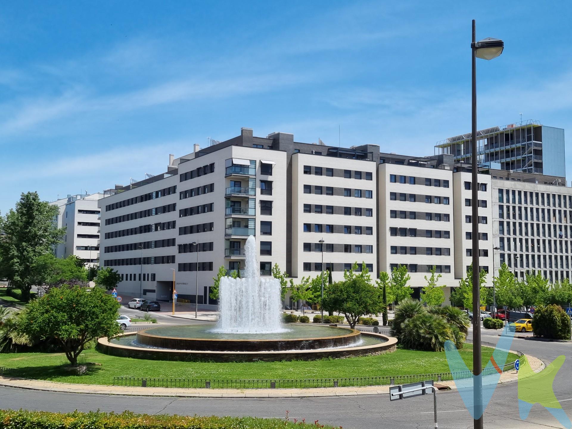 Plaza de garaje con excelente ubicación, frente a Renfe Retamas, en urbanizacion privada con conserjería y ascensor.

Gastos e impuestos no incluidos en el precio publicitado. La agencia actúa en representación y por mandato del vendedor. Las condiciones de la venta establecen que el comprador deberá abonar un importe adicional fijo de 500 €, más 21% de IVA, sobre el precio publicitado. La reserva del inmueble sólo se producirá después de que una propuesta de compra haya sido expresamente aceptada por el vendedor.

A título orientativo se informa que en segundas transmisiones el ITP con carácter general en Madrid es del 6%, pudiendo existir otros tipos impositivos atendiendo a las circunstancias personales del comprador u otras circunstancias previstas legalmente. Base imponible del impuesto el mayor valor entre el precio de compraventa, la tasación o el valor de referencia catastral. En cuanto a los gastos de notaría y registro de la propiedad, en su caso, son variables, dependen de aranceles según precio y complejidad, oscilando aprox. entre un 0,2% y un 2%. Si el comprador precisase de hipoteca: tasación, condiciones y costes bancarios serán según entidad elegida por el comprador, así como los gastos de gestoría y cualesquiera otros gastos inherentes a la compraventa que legalmente correspondan a la parte compradora, salvo pacto expreso en contrario con el vendedor. El consumidor tiene, conforme a la normativa vigente, a su disposición información y documentación adicional relativa al inmueble y condiciones de la compraventa, que podrá ser consultada en la sede física de la agencia.