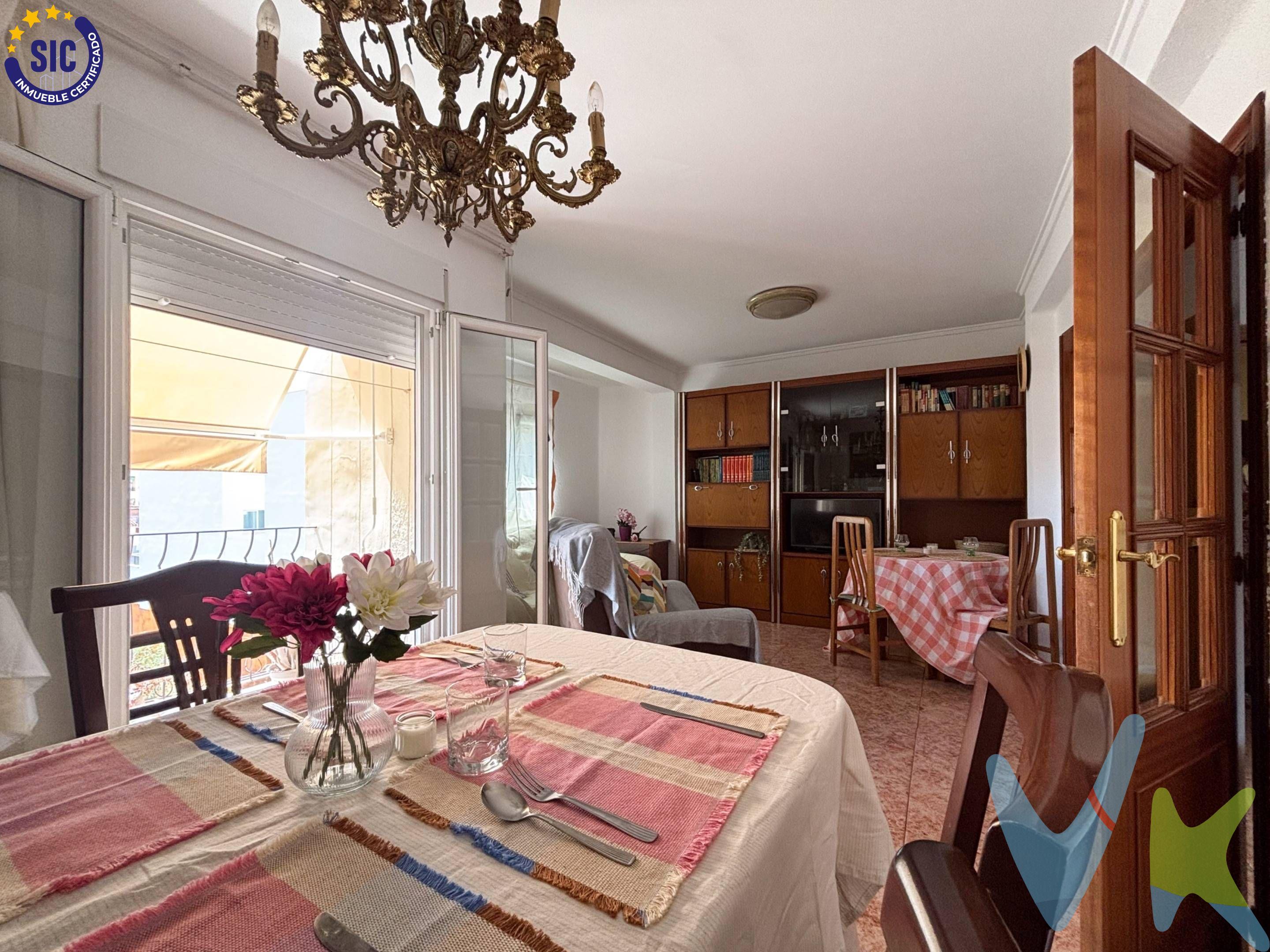 🏡 ¡Tu nueva vivienda en Burjassot te espera!. ¿Buscas un nido lleno de luz, puro confort… y con buena conexión?. Racasa Marvá te presenta un piso con auténtico “rollo”:. Tercera planta (¡ejercicio mañanero gratis!) sin ascensor, con vistas al barrio y al polideportivo municipal. 2 dormitorios: uno de tamaño cómodo, y otro doble desde el que puedes "escaparte" al mini-vestidor/office. Crea en este espacio lo que mas te convenga!. Salón-comedor con balcón para cafés al aire libre o una siesta express. Cocina independiente para que no te interrumpan mientras haces tus recetas estrella. Baño completito, sin sorpresas. 🌟 Pequeños detalles = gran bienestar. Ventanas y puertas de PVC con sistema oscilobatiente y cristal bajo emisivo + mosquiteras enrollables. Resultado: frío afuera, confort adentro. Mucha luz natural todo el día, ideal para despertar con energía y para los ratos de estudio o teletrabajo. 📍Ubicación top (y con todo al alcance). Al ladito de la Universidad, perfecto si vienes a estudiar o te mueves habitualmente por allí. Metro y bus, comercios, supermercados, colegios, zonas verdes.. tendrás la ciudad a un paso. 💡 Consejo de invest-influencers: ¿Por qué enamorarte (o alquilar con sonrisa)?. Ideal para parejas dobles, estudiantes con estilo, o como inversión segura: cerca de todo, listo para vivir o rentar ya. ¿Te mola el rollo “todo listo para entrar a vivir y limpio”? Aquí entras y empiezas a disfrutar. ¿Quieres verlo en directo?. Contacta con Racasa Marvá y organiza tu visita. Quien llega, se queda encantado (y luego no querrá soltar la llave 😉). ⚠️ Aviso legal y condiciones. La oferta puede variar o retirarse sin previo aviso: lo que anuncias hoy podría cambiar mañana. El contenido (textos, fotos, imágenes, etc.) se proporciona a título informativo y no es vinculante, ya que los datos vienen de terceros y podrían contener errores. Registro Oficial: nuestra oficina está inscrita en el Registro de Agentes de Intermediación Inmobiliaria de la Comunidad Valenciana con el número RAICV‑3991. 💰 Gastos no incluidos en el precio:. Honorarios de la agencia inmobiliaria. Impuestos obligatorios:. IVA (en caso de primera transmisión). ITP (Impuesto de Transmisiones Patrimoniales, si es segunda mano). Otros costes: notaría, gestoría y registro de la propiedad. 🔐 Exclusividad y colaboración profesional. Por mandato expreso del propietario, somos la agencia exclusiva encargada de esta propiedad. Eso significa:. ✅ Acceso a toda la información completa. 🤝 Atención personalizada, sin interferencias. 🚫 Por favor, no contactar ni molestar al propietario, inquilinos o vecinos. 📞 Si eres agente inmobiliario con un cliente interesado, estaríamos encantados de colaborar contigo, ¡llámanos!. . 