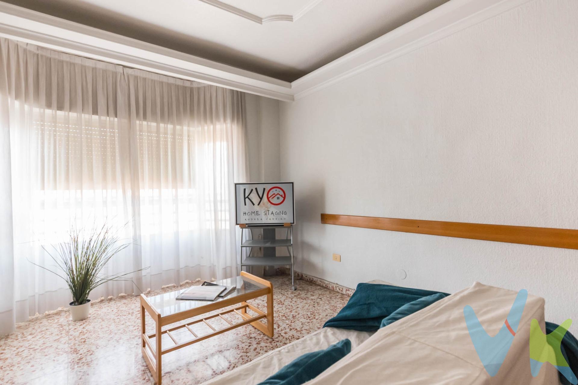 Crea el hogar que siempre has soñado, en este piso en una primera planta en la zona céntrica de Ceutí. Distribución, cocina con salida al lavadero y otro espacio tipo trastero, salón/comedor luminosa, 4 habitaciones y dos baños completos. La zona, es inmejorable, ya que lo tienes todos los servicios a un paso, Ayuntamiento, farmacias, cafeterías, Restaurantes, peluquerías, supermercados, centro de salud, etc.. ¡¡Espero tu llamada, para una visita sin compromiso!!. Por mandato expreso del propietario, comercializamos este inmueble en exclusiva, lo que le garantiza el acceso a toda la información, a un servicio de calidad, un trato fácil, sencillo y sin interferencias de terceros. Si usted es agente inmobiliario y tiene un cliente para este inmueble, llámenos estaremos encantados de colaborar. Para terminar te queremos comentar algo: ¡Descubre una aventura inmobiliaria que combina calidad, pasión y profesionalidad! La confianza que los propietarios han depositado en nosotros es un testimonio de nuestro compromiso en brindarte un servicio excepcional. Aquí viene el detalle especial: al contactarnos directamente, evitarás molestarlos, nosotros seremos tus intermediarios y te proporcionaremos toda la asistencia necesaria. Estamos aquí para facilitarte la documentación e información que requieras, y te prometemos un trato cálido y sin complicaciones. Te informaremos detalladamente de todos los aspectos, incluyendo gastos de la compra y honorarios de agencia que no están incluidos en el precio, para garantizar tu comodidad y tranquilidad durante todo el proceso. Esa es nuestra esencia, proporcionarte. Calma: “Estado ideal de tranquilidad que tendrás al comprar tu casa con nosotros”. Queremos que sepas que tanto la descripción del inmueble como las imágenes que ves son valiosas referencias informativas, en ningún caso tienen carácter contractual. Asimismo, el precio ha sido designado por la propiedad por lo que podría sufrir variaciones y no sería vinculante hasta que se formalice en contrato de compraventa. * ¡Oye, agente inmobiliario! Si estás leyendo este texto y te gusta, te desafiamos a ser creativo y sorprendernos con una adaptación original. ¡Nada de copiar y pegar, queremos ver tu ingenio en acción! Así que prepárate para darle un toque único y cautivador a estas palabras. Estamos ansiosos por ver cómo le das vida a este mensaje con tu propia magia inmobiliaria. ¡Adelante, demuéstranos de qué eres capaz!. 