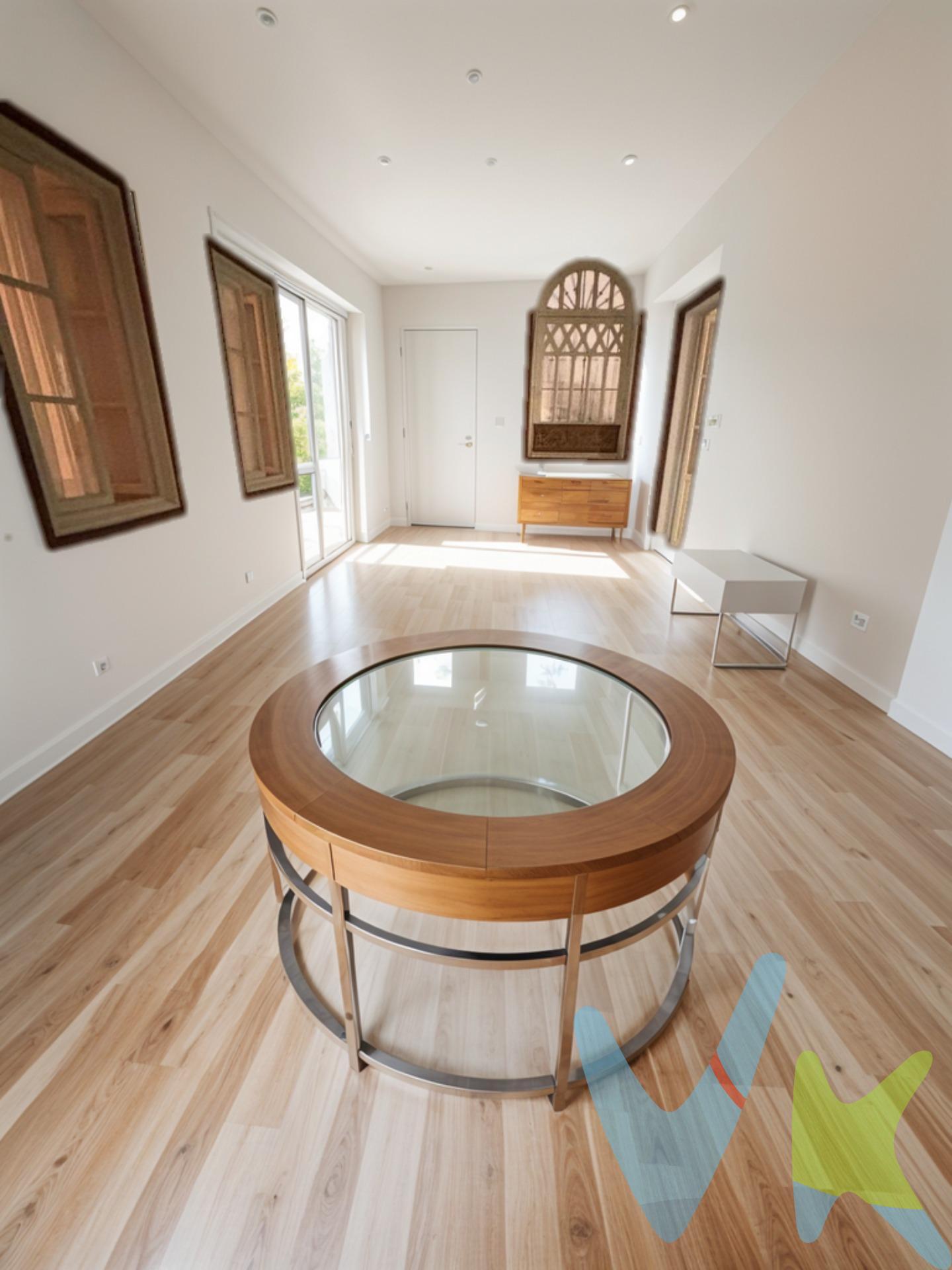 Descubre este magnífico piso ubicado en pleno centro histórico de Cádiz, una joya arquitectónica que ofrece un amplio espacio para convertirlo en tu hogar ideal. Con una superficie total de 173 m², la propiedad cuenta con un generoso comedor y salón ambos de 22 m², así como una cocina equipada que se extiende por 14 m². La vivienda dispone de cuatro habitaciones (una doble y tres sencillas) ideales para familias o grupos grandes. Además, incluye dos baños completos y un aseo adicional. La orientación este permite disfrutar del sol matutino a través del balcón mientras los techos altos aportan amplitud al ambiente interior. Aunque está conservada De origen, presenta excelentes características adicionales: aire acondicionado frío/calor mediante bomba térmica;  armarios empotrados ; ascensor accesible desde cualquier planta;  e iluminación natural gracias a sus amplias ventanas. Ubicada estratégicamente cerca del transporte público (autobuses), centros médicos destacados, colegios  y zonas recreativas como parques infantiles además supermercados cercanos garantizando comodidad diaria sin dejar atrás su atractivo entorno costero característico gaditano. Esta es una oportunidad perfecta no solo por su ubicación excepcional sino también porque podrás adaptarlo según tus gustos tras realizar reformas pertinentes ¡No pierdas esta ocasión única! . NOTA: En la galeria de imagenes, hay algunas, que están recreadas virtualmente, para que sirvan de ejemplo decorativo, para que el cliente pueda tener una muestra de cómo podría quedar la estancia, advirtiendo que el contenido de las mismas no existe en la propiedad. Comercializamos este inmueble en exclusiva, lo que le garantiza el acceso a toda la información y un servicio de calidad. En cumplimiento del Decreto de la Junta de Andalucía 218/2005 del 11 de Octubre, se informa al cliente que los gastos notariales, registrales, ITP y otros gastos inherentes a la compraventa no están incluidos en el precio. Igualmente disponemos del Documento Informativo Abreviado de la Propiedad (D.I.A) , y de un Seguro de Caución para garantizar las cantidades entregadas a nuestra Agencia en concepto de Reserva y/o Arras.