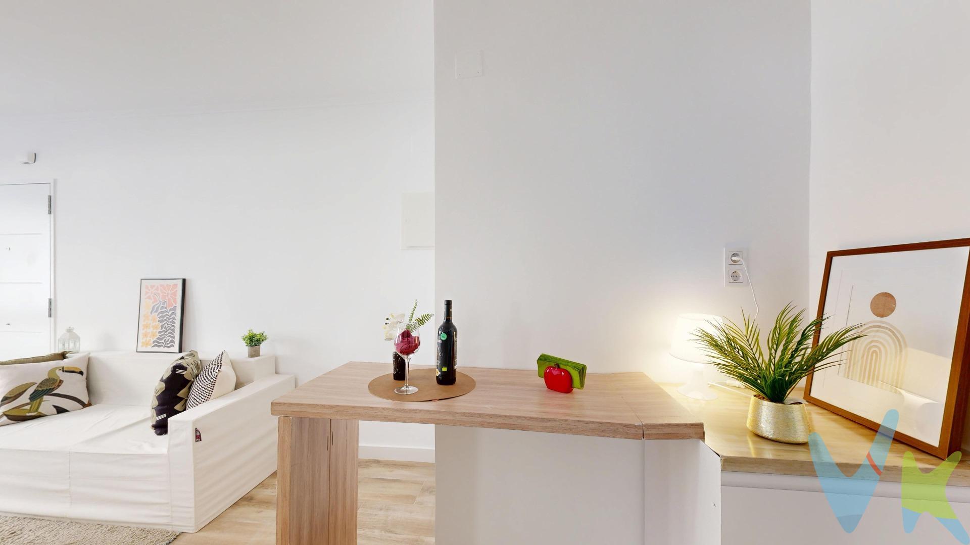 ¡¡¡¡PON ATENCION A ESTE ANUNCIO!!!!. Presentamos un excepcional PISO BAJO A ESTRENAR EN LA CODICIADA ZONA DEL CENIT, Cartagena. Esta propiedad ha sido totalmente reformada con materiales de alta calidad y atención al detalle. Consta de dos  dormitorios, uno doble y otro sencillo, ofreciendo versatilidad para adaptarse a tus necesidades familiares o como espacio adicional. El cuarto de baño cuenta con una moderna placa de ducha y ventana que proporciona ventilación natural. La joya del hogar es el amplio salón integrado con la cocina, ideal para crear un ambiente acogedor donde disfrutar momentos inolvidables. Entre las características destacadas se incluyen instalaciones completamente nuevas: ventanas de aluminio con cristal doble que garantizan un óptimo aislamiento acústico y térmico; rejas por seguridad; puerta principal blindada; acabados interiores elegantes gracias a paredes lisas y puertas lacadas en blanco. Los suelos son gres imitación madera lo cual aporta calidez al entorno junto con luces LED instaladas estratégicamente en todas las estancias. Además deleitarás cuidando tu privacidad ya que este inmueble dispone también de un generoso patio privado donde podrás personalizarlo según tus preferencias—un verdadero oasis urbano “todo listo para estrenar”. No pierdas esta oportunidad única. Para finalizar, queremos ofrecerte una experiencia inmobiliaria basada en calidad, cercanía y profesionalidad. Al contactar con nosotros, actuaremos como intermediarios, evitando molestias a la propiedad y acompañándote en todo el proceso, facilitándote la información y documentación necesarias para una compra cómoda y sin complicaciones. A continuación, te informamos de los gastos de compra no incluidos en el precio, para garantizar un proceso claro y tranquilo:. PVP: 133.000€. No incluye gastos, impuestos y demás gastos legalmente correspondan al comprador:  ITP del 7,75% con carácter general; existen excepciones según normativa aplicable (*). Base imponible el mayor valor entre el precio de venta o el valor referencia catastral. Gastos Notaría y Registro: 1.820€ aprox. según complejidad y aranceles vigentes (**). Financiación: gastos de hipoteca, tasación y gatos bancarios a cargo del comprador, según su necesidad y elección.  Servicio doble de intermediación: Honorarios inmobiliaria a cargo del comprador: 3% precio final, más IVA (21%), salvo acuerdo contrario tras negociación, no incluidos en PVP.  Operación y condiciones de compraventa sujeta a aceptación expresa del vendedor. Para acceder a información y documentación legalmente exigible por el consumidor: gesprocasa.es/consumidor. (*) Para una información exhaustiva sobre el funcionamiento, tipos impositivos y bonificaciones del ITP en la Región de Murcia, puedes consultar el portal oficial de la Agencia Tributaria Autonómica en el siguiente enlace: agenciatributaria.carm.es/ITPAJD. (**) Tarifas notariales y registrales reguladas en Anexo I Del Real Decreto 1426/1989 y, Anexo I Del Real Decreto 1427/1989, respectivamente. 