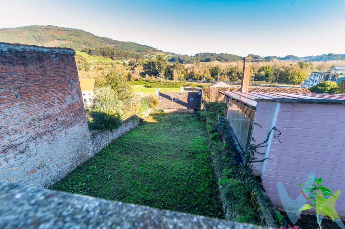 Ponemos a la venta esta finca urbana, en el centro de Pravia, con acceso desde la calle Ramón García Valle, para poder disfrutar de un espacio al aire libre en el corazón de la villa. Ideal para hacer un jardín transitable, o incluso una pequeña huerta, gracias a su buena orientación y a la comodidad de tenerlo todo a tu alcance. Llámanos y ven a  visitarla.En el precio no están incluidos el Impuesto de Transmisiones Patrimoniales, ni los gastos de notaría y Registro