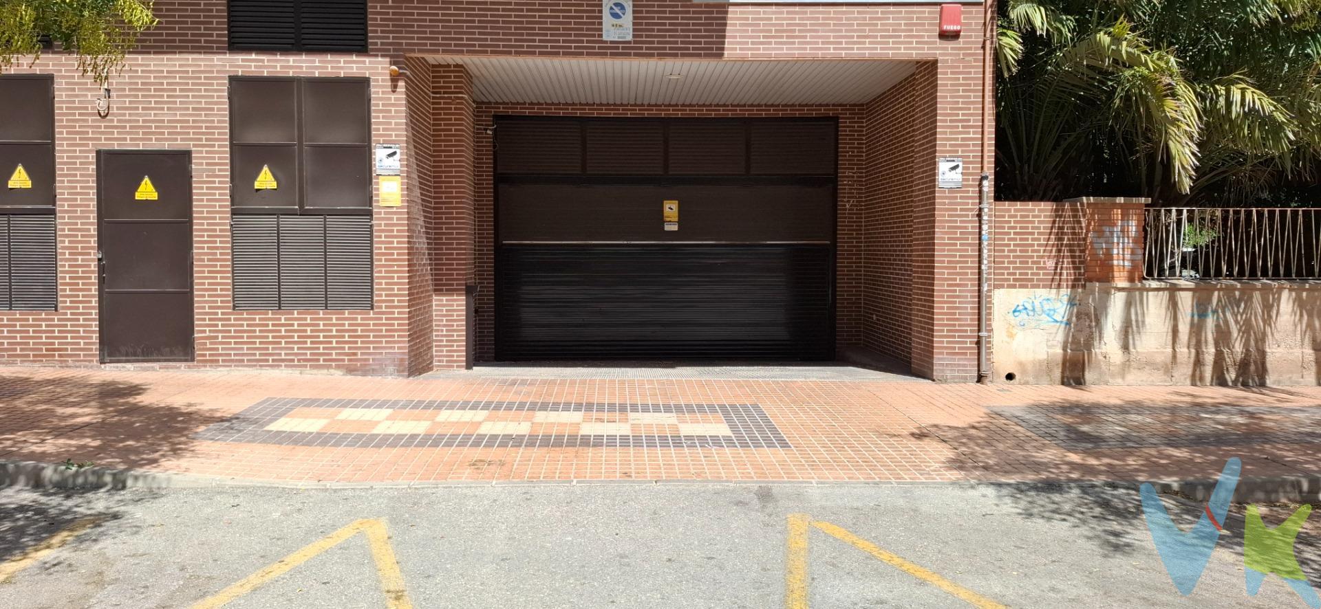 ¡TU PLAZA DE GARAJE EN LA ALAMEDA! Te presentamos esta plaza de garaje en el Edif. Ferrovial en la C/ Trafalgar en Cartagena, muy cerca del Corte Ingles , ideal para quienes quieran disfrutar de un fácil aparcamiento y cómodo a su vez de maniobrar. Se trata de una plaza amplia de la que puedes estar tranquilo de que tu coche esté bien guardado. "¿Te interesa esta Plaza de Parking? ¡Contáctame ahora y agenda una visita! ¡No te lo pierdas!". Para terminar te queremos comentar algo: ¡Descubre una aventura inmobiliaria que combina calidad, pasión y profesionalidad! La confianza que los propietarios han depositado en nosotros es un testimonio de nuestro compromiso en brindarte un servicio excepcional. Aquí viene el detalle especial: al contactarnos directamente, evitarás molestarlos, nosotros seremos tus intermediarios y te proporcionaremos toda la asistencia necesaria. Estamos aquí para facilitarte la documentación e información que requieras, y te prometemos un trato cálido y sin complicaciones. Te informaremos detalladamente de todos los aspectos, incluyendo gastos de la compra y honorarios de agencia que no están incluidos en el precio, para garantizar tu comodidad y tranquilidad durante todo el proceso. Esa es nuestra esencia, proporcionarte #Calma: “Estado ideal de tranquilidad que tendrás al comprar tu casa con nosotros”. Queremos que sepas que tanto la descripción del inmueble como las imágenes que ves son valiosas referencias informativas, en ningún caso tienen carácter contractual. Asimismo, el precio ha sido designado por la propiedad por lo que podría sufrir variaciones y no sería vinculante hasta que se formalice en contrato de compraventa. * ¡Oye, agente inmobiliario! Si estás leyendo este texto y te gusta, te desafiamos a ser creativo y sorprendernos con una adaptación original. ¡Nada de copiar y pegar, queremos ver tu ingenio en acción! Así que prepárate para darle un toque único y cautivador a estas palabras. Estamos ansiosos por ver cómo le das vida a este mensaje con tu propia magia inmobiliaria. ¡Adelante, demuéstranos de qué eres capaz!. 