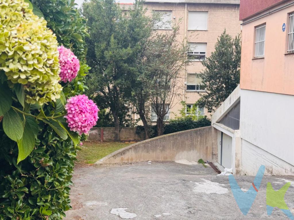 ACTUALMENTE LAS PLAZAS NÚMERO 1, 4, 5, 9 y 10 ESTÁN RESERVADAS. Si buscas comodidad, seguridad y una excelente inversión, estas 11 Plazas de garaje cerradas en Santander, situadas en Paseo de Altamira, son una oportunidad difícil de encontrar. Su ubicación, en una zona donde el aparcamiento es cada vez más demandado, te permitirá olvidarte de buscar sitio y proteger tu vehículo durante todo el año.Se trata de plazas de garaje de obra nueva, amplias y con capacidad para almacenaje, con superficies que se adaptan a distintas necesidades, con una media de 15 m² construidos. Las medidas abarcan desde los 15m2 a los 35m2. Entre ellas encontrarás una plaza doble, perfecta para dos vehículos, y dos plazas con altura extra, ideales para furgonetas, campers o vehículos de mayores dimensiones.La seguridad es uno de sus grandes atractivos. Todas las plazas son cerradas y disponen de puerta automatizada individual, además de un acceso automatizado al recinto, ofreciendo un plus de privacidad, comodidad y tranquilidad.Disponibles desde 35.000  + IVA hasta 55.000  + IVA, representan una excelente opción tanto para uso propio como para quienes buscan una inversión con alta demanda en Santander.No dejes pasar esta oportunidad y solicita más información sobre la disponibilidad de cada plaza.