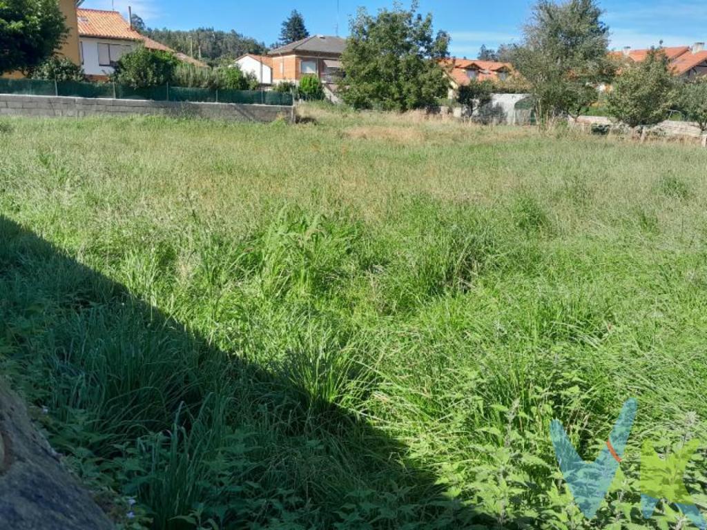 Si estás en el proceso de buscar una finca donde construír tu hogar...Llámanos!!!!En el pueblo de Caranceja, municipio de Reocín, te ofrecemos una parcela urbana de casi 1.300m2, totalmente llana y con todos los servicios al lado.Caranceja es una población muy tranquila, situada entre Torrelavega y Cabezón de la Sal, un sitio perfecto donde hacer tu sueño realidad.Ven y te lo enseñamos sin ningún compromiso!
