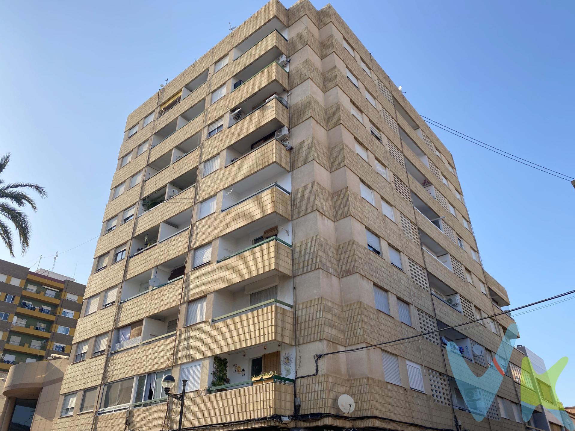 Pon tú el Precio y nosotros la Financiación hasta 100%, piso en venta Alginet Av Reyes Católicos 76, con 105 m2 de superficie, una habitación doble y dos habitaciones sencillas, un aseo y un baño, vivienda con buen estado de conservación, muy luminosa y con unas espectaculares vistas despejadas a la montaña. Extras: Ascensor, dos balcones, split de pared en salón, PLAZA PARKING Nº16 en planta sótano, y linea 1 de metrovalencia cercana. No lo pienses más, solicita visitar el inmueble y descubrirás la vivienda que se adapta a tu estilo de vida. (Propuesta de precio sujeta a aprobación de la Propiedad y financiación sujeta a aprobación de la Entidad Financiera)