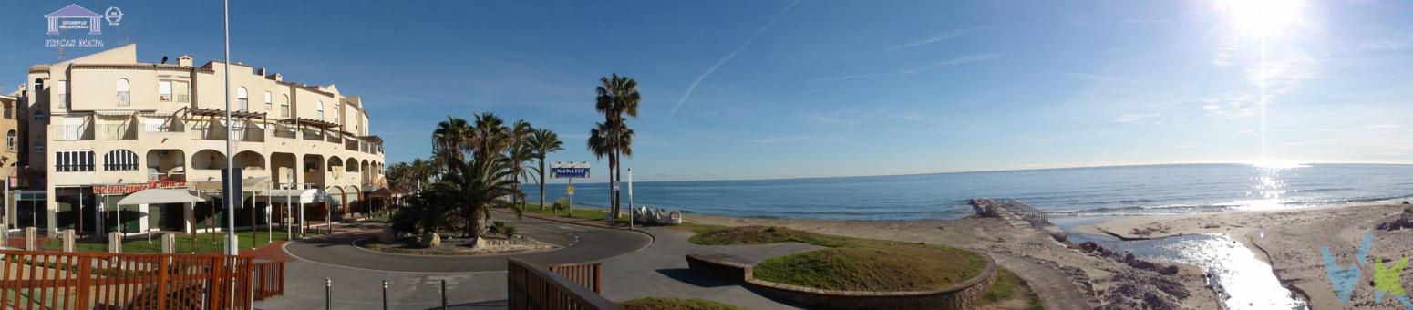 REF_1571. OROPESA DEL MAR (CASTELLÓN). MARINA D´OR. MODERNO DUPLEX DE DOS PLANTAS CON ASCENSOR . UBICADO EN URBANIZACIÓN EN PRIMERA LINEA DE PLAYA. ESPECTACULARES VISTAS FRONTALES. ORIENTACIÓN ESTE. DISTANTE  SOLO A  5 METROS DE LA PLAYA. CARPINTERIA DE ALUMINIO. PLANTA BAJA DISTRIBUIDA EN  SALON COMEDOR CON SALIDA A LA TERRAZA, COCINA AMERICANA TOTALMENTE EQUIPADA Y 1 ASEO. PLANTA PRIMERA SE COMPONE DE DORMITORIO PRINCIPAL CON VISTAS AL MAR Y 1 DORMITORIO DOBLE, AMBOS CON ARMARIOS EMPOTRADOS Y 1 BAÑO COMPLETO. GARAJE INCLUIDO EN EL PRECIO. FINCAS MATA 964 31 20 64..El precio de venta  NO  INCLUYE Impuestos (I.V.A. o I.T.P.), gastos de Notaría, gastos de Registro de la Propiedad, gastos de tramitación de Escrituras ni gastos de financiación (si se precisa). Consulte Honorarios Profesionales de Agencia Inmobiliaria.PARA VER VIDEO DE ESTE INMUEBLE HAGA CLICK O COPIE Y PEGUE EL SIGUIENTE ENLACE EN SU NAVEGADOR: https://youtu.be/MH17KmS6M8I