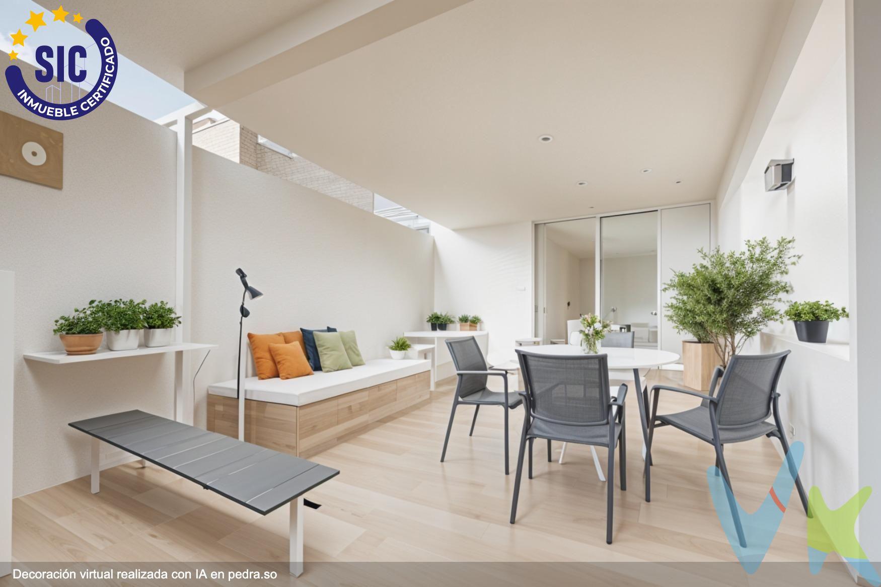 Un edificio en pleno corazón del cabañal. A escasos pasos del mar, se alza este edificio con esencia de barrio mediterráneo, historia en sus muros y futuro en cada rincón. Una estructura flexible para distintos planes de vida o inversión. Se vende prácticamente el edificio completo, distribuido en tres alturas y con posibilidad de hasta cinco viviendas independientes:. Planta baja (83 m²): Con licencia de restauración. Ideal como local, estudio o futura vivienda con acceso directo desde la calle, originariamente era vivienda. Para reformar. . Primera planta (112 m²): Compuesta originalmente por dos viviendas independientes (cada una con su propia puerta y servicios), actualmente unidas y en buen estado. Puede mantenerse así sin necesidad de reforma o bien volver a dividirse fácilmente para vender o alquilar por separado. Ambas tienen acceso a una terraza privada, uno de los elementos más demandados en la zona.. y que pocos pueden ofrecer. . Segunda planta: Dos viviendas completamente independientes, de 56 m² y 46 m² respectivamente, cada una con tres dormitorios, cocina y baño. Luminosos, recientemente alquilados, se encuentran en buen estado general. Pueden ponerse en alquiler con pequeñas mejoras o ser reformadas a fondo para maximizar su rentabilidad. 🌞 Orientación este-oeste y luz durante todo el día. Con fachada a dos calles, el edificio recibe luz natural a lo largo de toda la jornada. La primera planta disfruta de ventilación cruzada, aportando frescura incluso en los días más cálidos. Y con terrazas privadas disponibles, este edificio combina la comodidad interior con un pequeño lujo exterior muy escaso en el barrio. 👥 Perfil del comprador: este edificio tiene una propuesta para ti. 💸 Para el inversor. ¿Buscas una propiedad que trabaje para ti? Con cinco unidades posibles y la opción futura de adquirir el inmueble restante del edificio, Se venden 5 de los 6 inmuebles del edificio, a falta de la otra planta baja. Este activo ya genera una alta demanda en alquiler y puede ofrecer una rentabilidad bruta del 8%. Perfecto para alquiler residencial y otros usos. Haz que tu inversión crezca.. con cada inquilino feliz. 👨‍👩‍👧‍👦 Para una familia con visión de futuro. ¿Quieres que tus hijos tengan independencia sin perder conexión? Este edificio es la respuesta: da a cada uno su propio espacio, con terrazas privadas, en un entorno seguro, bien comunicado y a minutos del mar. 🧑‍🤝‍🧑 Para un grupo de amigos o particulares que quieren comprar juntos. ¿Y si pudierais vivir cerca sin renunciar a vuestra privacidad? Este edificio permite dividir legalmente y registrar cada unidad, facilitando una compra conjunta clara, segura y bien organizada. 📍 Ubicación que enamora. A solo unos minutos andando de la playa. Rodeado de todo tipo de servicios: farmacias, colegios, el tradicional mercado del Cabanyal, supermercados, bares y restaurantes con alma, además de transporte público en la puerta (EMT, cercanías y metro muy próximos).  Aquí tienes lo auténtico, lo cómodo y lo rentable, todo en uno. 📞 Contáctanos y descubre cómo hacerlo tuyo — entero, por partes o a medida. .  . .....................................................................................