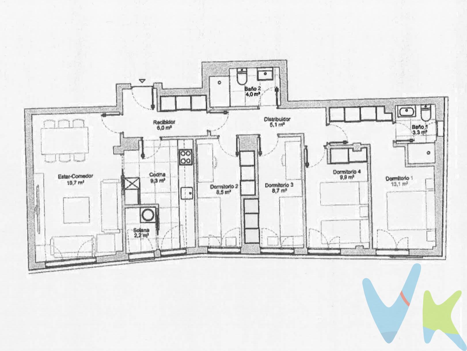¡Descubre tu nuevo hogar en este exclusivo piso a estrenar con todas las comodidades que siempre has soñado! Con 4 habitaciones espaciosas, 2 baños elegantes, un acogedor salón, y una cocina moderna y funcional, este inmueble es la combinación perfecta de confort y estilo. Ubicado estratégicamente cerca del Hospital Doctor Negrín, este piso ofrece la tranquilidad de tener atención médica cercana. Además, su proximidad a la famosa playa de Las Canteras te brinda la oportunidad de disfrutar de días soleados y relajantes momentos frente al mar. ¿Te encanta ir de compras? Este hogar se encuentra a pocos minutos de reconocidos centros comerciales, donde podrás encontrar una amplia variedad de tiendas y opciones gastronómicas. Los colegios cercanos hacen de esta ubicación una elección ideal para familias, asegurando una educación de calidad para tus seres queridos. La excelente conexión de transporte facilita desplazarse por la ciudad, permitiéndote aprovechar al máximo todo lo que este lugar tiene para ofrecer. Además, contar con un garaje y trastero proporciona la comodidad que necesitas para almacenar tus pertenencias de manera segura. ¿Te preocupa mantenerte en forma? No hay problema. Este complejo residencial incluye un gimnasio totalmente equipado, para que puedas mantener tu rutina de ejercicios sin salir de casa. Además, podrás relajarte y disfrutar de días soleados en la piscina, convirtiendo tu hogar en tu propio oasis privado. No pierdas la oportunidad de vivir en este espectacular piso que combina lujo, comodidad y ubicación privilegiada. ¡Contáctanos hoy para agendar una visita y descubre tu nuevo hogar!