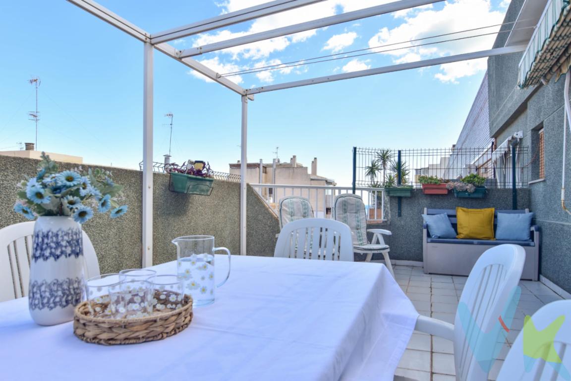 ÁTICO, QUE TE QUIERO, ÁTICO. ¿Sueñas con vivir en un casa con terraza? Esa sensación de libertad, tomar el sol... reuniones familiares preparando una barbacoa....¿Quieres un ático? Sigue leyendo...Este ático destaca por su exclusividad. Está ubicado muy cerca de la playa, pero tiene además todos los servicios cerca para el día a día (supermercados, colegios, comercios, transporte, etc).Y, lo mejor, tiene 2 terrazas, una está orientada al norte, para esos días de verano que no te apetece estar al sol, y la otra, al sur, para cuando quieras calorcito. Y VISTAS AL MAR DESDE LAS 2 TERRAZAS. Sí, sí, lo has leído bien.El piso se distribuye en 4 dormitorios y 2 baños (uno en el dormitorio principal), aunque de origen eran 3 dormitorios. Cocina idependiente y salón. Cuando entramos, tenemos a un lado la cocina, con salida a la terraza, salón enfrente, con salida a la otra terraza y un dormitorio, que es el que se añadió, y que tiene salida a la terraza. Pasando el salón, 2 dormitorios y un baño, y al fondo el dormitorio principal con su cuarto de baño. Todas las estancias son exteriores, lo que hace que tenga mucha luz y ventilación cruzada, para que no tengas que usar el aire acondicionado.Además, la vivenda se vende con una plaza de garaje y trastero en el sótano del mismo edificio, para que te falte de nada.¡LLÁMANOS Y VEN A VERLO, NO PIERDAS ESTA OPORTUNIDAD!* En INMOBILIARIA GRUPO YP estamos registrados como Agentes de Intermediación Inmobiliaria de la Comunitat Valenciana con Número de registro RAICV 3463, y cumplimos con todos los requisitos que debe tener un profesional del sector inmobiliario.INMUEBLE CERTIFICADO POR ASICVALEl municipio cuenta con todas las comodidades para vivir durante todo el año con toda clase de servicios ( hospital, centros comerciales, cines...). Esta población esta próxima de los centros urbanos como Canet d´en Berenguer, Sagunto y a 23 Km de Valencia. *Por mandato expreso del propietario, comercializamos este inmueble en exclusiva, lo que le garantiza el acceso a toda la información, a un servicio de calidad, un trato fácil, sencillo y sin interferencias de terceros. Si usted es agente inmobiliario y tiene un cliente para este inmueble, llámenos estaremos encantados de colaborar.El precio indicado no incluye gastos ni otros conceptos. A tal efecto, se informa que al referido precio habrá que añadirle los gastos propios de la transmisión inmobiliaria, entre los que cabe enumerar los siguientes: honorarios notariales, impuesto al que se encuentre sujeta la transmisión (Impuesto sobre el Valor Añadido o Impuesto sobre Transmisiones Patrimoniales y Actos Jurídicos Documentados, según el caso), gastos de inscripción en el Registro de la Propiedad y honorarios de intermediación de la agencia inmobiliaria (2%+iva).Este anuncio es meramente informativo, en ningún caso los textos, fotos, imágenes o cualquier otro contenido del presente anuncio tienen carácter contractual.
