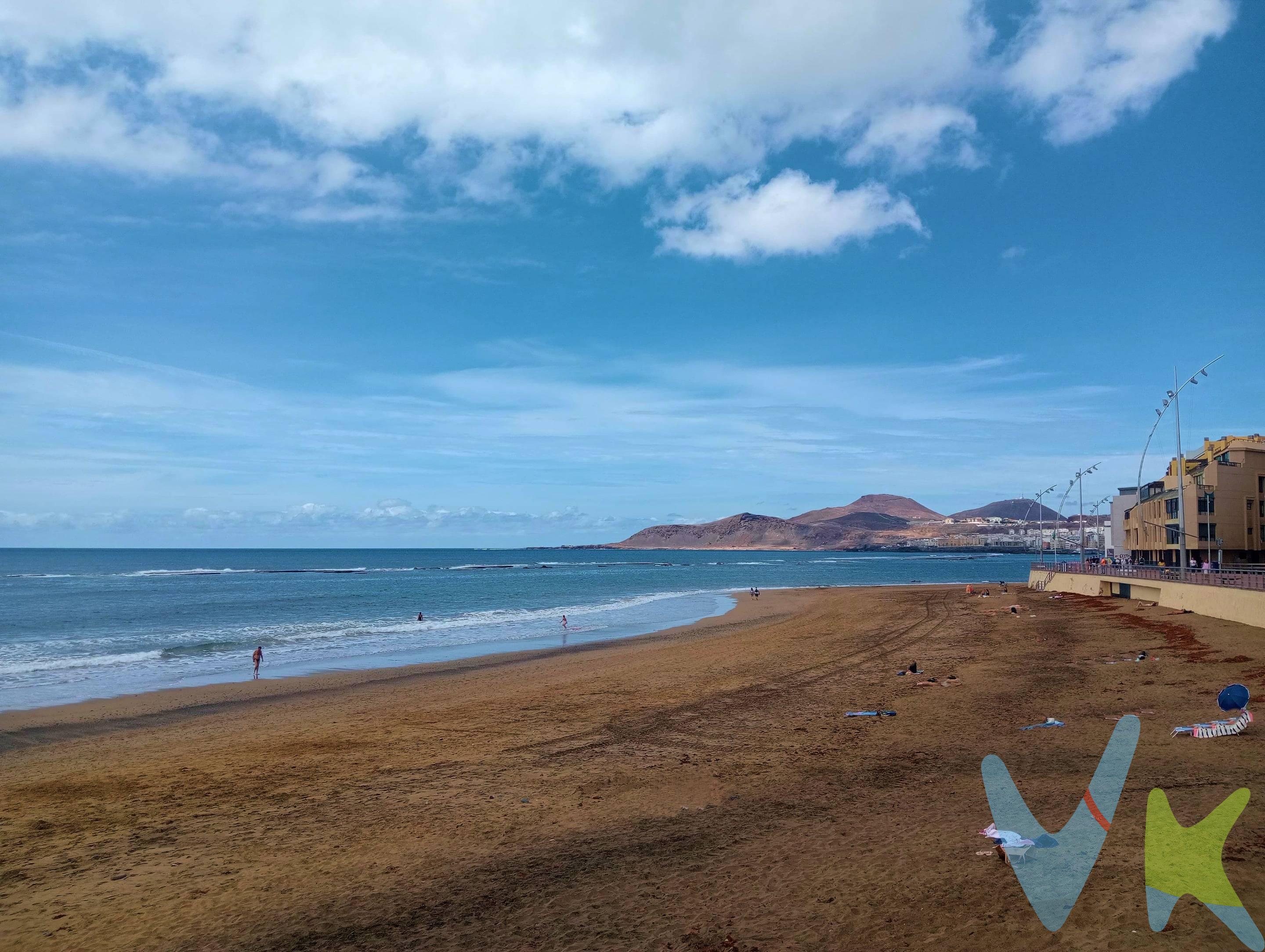 Piso en venta. Te presentamos este piso reformado en el barrio más demandado de Las Palmas de Gran Canaria: Guanarteme, y a tan solo dos minutos caminando de la playa de Las Canteras. Aunque compacto, este inmueble aprovecha al máximo su espacio con una distribución muy funcional. Cuenta con 3 dormitorios, 1 baño, salón-cocina y cuarto de lavado en la azotea. Ubicado en una 3ª planta de un edificio sin ascensor. Gracias a su ubicación estratégica y sus características, es una excelente oportunidad para inversores, ideal para el alquiler por habitaciones. Vive o invierte a un paso del mar, en una zona con alta demanda y todos los servicios al alcance, el gimnasio Goo Fit, la zona comercial de Mesa y López, el Centro de Salud de Guanarteme, el Auditorio Alfredo Kraus o el centro comercial de las Arenas. Los gastos de impuestos, registro, notaría y cualquier otro derivados de la venta no están incluidos en el precio PVP. 
