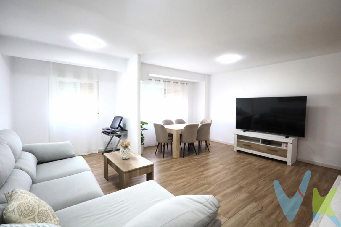 Te presentamos esta excelente oportunidad en Xirivella, Valencia: un quinto piso con ascensor, muy bien cuidado y con una distribución cómoda y funcional.✨ Características del inmueble:🛏️ 3 habitaciones con buena entrada de luz🛁 1 baño completo con plato de ducha🍽️ Cocina independiente🛋️ Salón comedor amplio y luminoso🚪 Quinta planta con ascensor, con vistas despejadas y excelente ventilación🛋️ Se vende amueblado con todo📍 Ubicado en una zona tranquila, con todos los servicios a tu alcance: supermercados, zonas verdes y líneas de autobús cercanas.🔑 Listo para entrar a vivir, el hogar perfecto para comenzar esta nueva etapa.📲 ¡Contáctanos y ven a visitarlo sin compromiso! Puede ser el comienzo de tu nuevo hogar. Por mandato expreso del propietario, comercializamos este inmueble en exclusiva, lo que garantiza el mejor trato y fiabilidad de la negociación. Por este motivo, se ruega no molestar a los propietarios ni ocupantes de la propiedad.Si usted es agente inmobiliario y tiene un cliente para este inmueble, llámenos, estaremos encantados de colaborar con usted. La descripción del presente inmueble e imágenes tienen mero carácter informativo y en ningún caso carácter contractual, pudiendo ser modificados por la inmobiliaria sin que ello implique responsabilidad alguna frente a terceros.En el precio de compra no están incluidos los gastos de la misma, como son: ITP, Notaría, registro, gestoría y honorarios de la inmobiliaria.Agencia Registrada con el Nº 90 en el Registro Obligatorio de Agentes Inmobiliarios de la Comunitat Valenciana. Puede consultar en la web de la GVA.