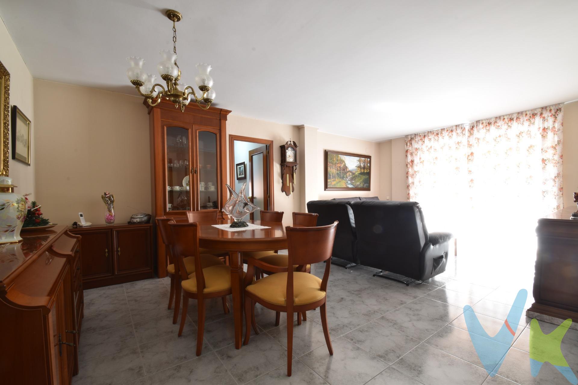 Presentamos este encantador piso ubicado en una de las áreas más solicitadas de Vilanova i la Geltrú. Con un precio competitivo y una superficie construida de 89 m², esta propiedad se encuentra en impecable estado y lista para ser habitada. Su distribución es ideal, con zona de noche con tres acogedores dormitorios y baño completo y zona de dia con un amplio salón-comedor con balcón y cocina equipada con galería. . A más de los acabados de gran calidad, cabe destacar los radiadores de calefacción de gas natural en todas las estancias y los dos balcones con toldos. El piso se vende con muebles. . El piso es esquinero y muy soleado, disfruta de orientación suroeste y se trata de un primer piso con ascensor en un edificio moderno y muy bien conservado. Se encuentra ubicado en una zona con todo tipo de servicios: escuelas de primaria y secundaria, supermercados, farmacias, parques..etc. Vilanova i la Geltrú es una ciudad costera de casi 70.000 habitantes, cercana a Barcelona (solo 30 minutos en coche y 40 minutos en tren), con bonitas playas de arena fina, puerto pesquero y un conocido puerto náutico. . ¡Ven a verlo cuanto antes! ¡No pierdas tu oportunidad!. El precio no incluye impuestos (ITP, IVA y AJD), ni los gastos de notario ni los de registro. 