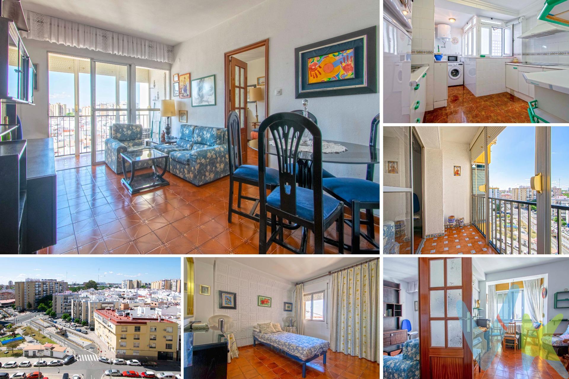Amplio piso, exterior y muy luminoso, muy bien situado, junto Ronda de Triana!!!. Con magníficas vistas y mucha luz. Este piso dispone de 77.90m2 muy bien distribuidos. El salón es de paso, muy cómodo, con acceso a terraza, muy luminoso. La cocina es independiente y se encuentra amueblada y equipada con electrodomésticos. El piso dispone de tres dormitorios exteriores y un baño con placa de ducha. Las ventanas son de aluminio, las puertas de madera y el suelo de gres. Dispone de aire acondicionado mediante splits independientes y cuenta con termo eléctrico. Exterior y muy luminoso, muy bien situado, junto comercios, colegios, zonas infantiles..No dude en solicitar visita!!!. . Informamos a nuestros clientes compradores que el precio de venta no incluye lo siguiente: Honorarios de la agencia inmobiliaria, Impuestos (I.T.P., I.V.A. o A.J.D., en su caso) ni otros gastos de la compraventa (gastos de Registro de la Propiedad, Notaría, Gestoría ni de posible Financiación). Documento F.I.S. a disposición del consumidor según Decreto 218/2005 Junta de Andalucía. 