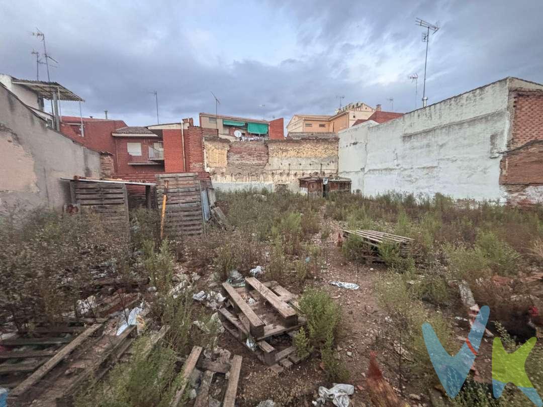 Suelo en el centro de Fuensalida. Listo para construir. Superficie 360m2, llano, con todos los servicios en la puerta. Esta vallada con ladrillo. Calle Santa Lucia.
Tenemos financiera. Llámanos para hacerte un estudio y darte la máxima tasación en tu edificación.
Honorarios de intermediación inmobiliaria no incluidos en el precio.
Información válida salvo error tipográfico.