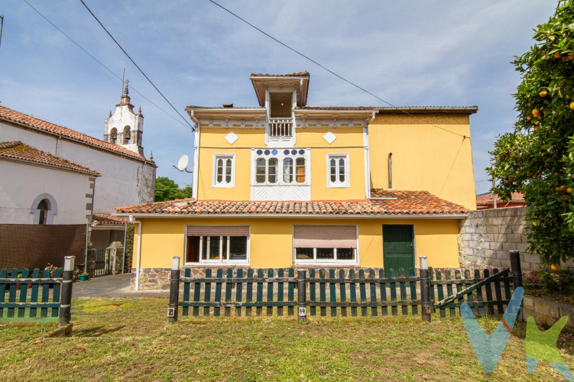  **Exclusiva Casa en Venta en Las Regueras: Un Refugio de Encanto Histórico**Si busca una propiedad única y con carácter, esta casa en Las Regueras es una oportunidad que no querrá dejar pasar. Con 300 metros cuadrados útiles y 350 metros construidos, esta joya histórica, edificada en 1890, ofrece un espacio amplio y versátil para satisfacer todas sus necesidades.La distribución del espacio ha sido pensada al detalle para proporcionar amplitud y comodidad en cada ambiente. Con una entrada que da paso a un espacioso recibidor, se muestra desde el primer instante la grandeza de esta casa. Un salón de generoso tamaño. Cinco amplias habitaciones, luminosas y bien ventiladas, ofrecen un retiro de descanso ideal para cada miembro de la familia.La cocina, diseñada con un equilibrio perfecto entre funcionalidad y estilo, es el corazón de esta vivienda debido a su amplitud. Amplio cuarto de baño con ventana.El encanto de esta casa no solo reside en su interior. Rodeada de un entorno natural envidiable, al lado de las Termas Romanas de Valduno.Otra ventaja de esta propiedad es su ubicación estratégica en Las Regueras. Bien conectada con servicios y comodidades.Esta casa es más que una simple vivienda; es una oportunidad para adquirir un pedazo de historia con todas las facilidades del presente. Para quienes aprecian la historia, la arquitectura y la belleza natural, una visita a esta propiedad es imprescindible. No pierda la oportunidad de ver por sí mismo el potencial y el encanto de este hogar. Programe su visita y descubra todo lo que esta increíble casa tiene para ofrecer.Si quiere visitar este inmueble no dude en contactarnos.PRECIO DE VENTA SIN GASTOS NI IMPUESTOS INCLUIDOS: El precio de venta no incluye gastos de notaría, registro de la propiedad, gestoría, ni el Impuesto de Transmisiones Patrimoniales (ITP) o el IVA/AJD. HONORARIOS: El precio de venta no incluye los honorarios que se devengan a cargo del cliente comprador por la prestación de servicios de asesoramiento y gestión. El importe asciende al 2%, con un minimo de 2.000 EUR, del Precio de Venta (IVA no incluido). Dichos honorarios deberán ser abonados a la firma de la escritura pública. 