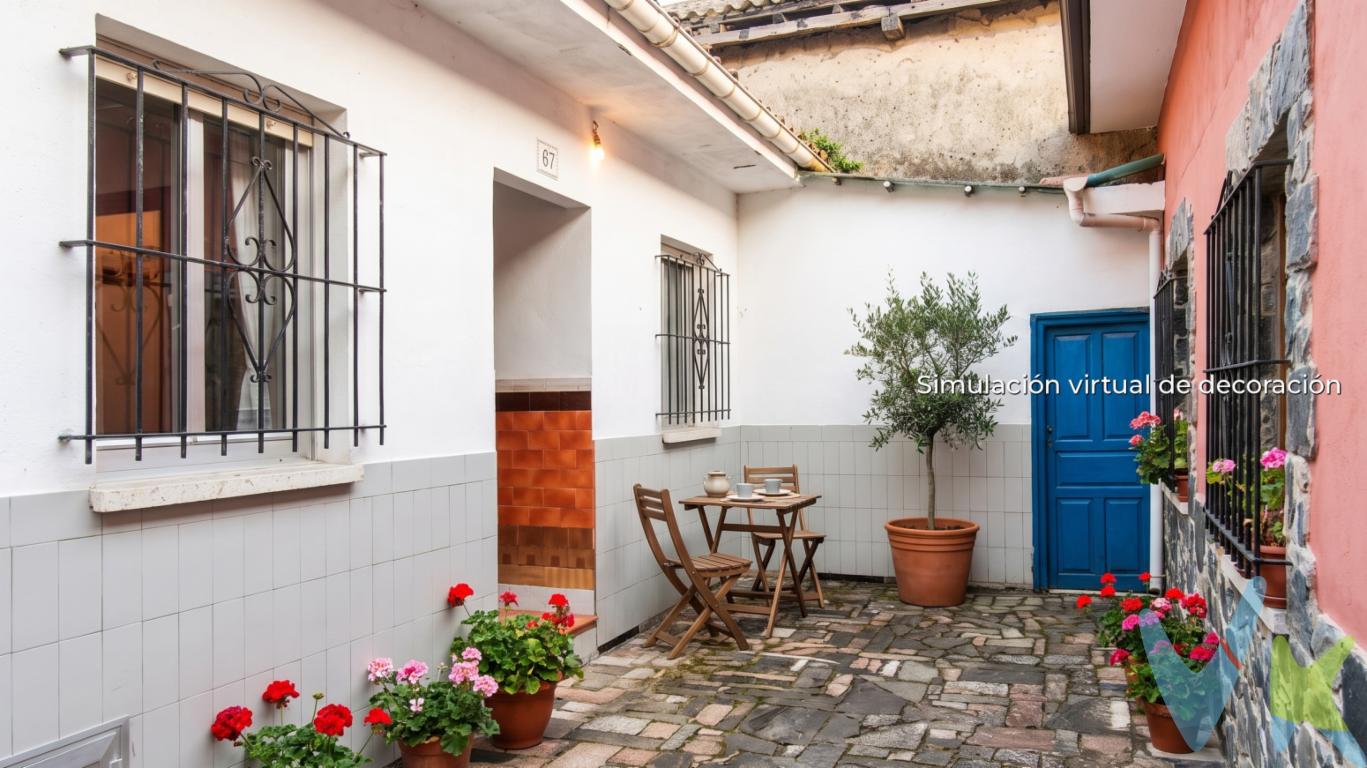 Si buscas un hogar acogedor en un entorno natural auténtico, esta casa unifamiliar en el precioso pueblo de Bermiego, dentro del municipio de Quirós, es una oportunidad fantástica. Es el lugar perfecto para los amantes del aire libre, con magníficas posibilidades para realizar sendas a pie y rutas en bicicleta justo al salir de la casa. La vivienda, construida en 1980 con una estructura muy sólida, está en perfecto estado para entrar a vivir y solo necesita que la adecues a tu gusto para convertirla en tu hogar ideal. Cuenta con 58 metros útiles y 69 construidos muy bien aprovechados en una sola planta donde encontrarás tres amplias habitaciones. El salón destaca por tener una chimenea especial y súper bonita, ideal para crear un ambiente cálido y confortable durante los días de frío.Otro de sus grandes atractivos es el patio privado de 30 metros, un desahogo exterior fantástico para disfrutar del aire libre en total privacidad. En la planta baja de la casa se encuentra el garaje, un espacio que la hace muy especial porque, además de proteger tu coche, es perfecto para utilizarlo como zona de hobbies o para guardar las bicicletas. Además, estar en plena naturaleza no significa estar desconectado: la zona cuenta con una excelente cobertura e internet de alta velocidad, lo que hace que esta vivienda sea absolutamente ideal para quienes necesitan teletrabajar con total tranquilidad. La casa dispone de conexión a la red de alcantarillado y, para tu total tranquilidad, cuenta con los suministros de luz y agua ya dados de alta. Aunque está en un entorno tranquilo y rodeado de naturaleza, cuenta con una buena conexión con los servicios del concejo, siendo una opción perfecta tanto para entrar a vivir ya como para disfrutar de una segunda residencia.Reserva una visita sin ningún compromiso.El precio de venta no incluye los gastos e impuestos derivados de la operación. Corresponden al comprador el pago del Impuesto sobre Transmisiones Patrimoniales (ITP), calculado sobre el valor más alto entre el precio de venta y el valor de referencia catastral, así como los honorarios de notaría y registro según aranceles oficiales, teniendo el comprador libertad para elegir notario. Para consultar los porcentajes del ITP en Asturias puede hacerlo a través de la web oficial de servicios tributarios del Principado de Asturias https://sede.tributasenasturias.es/sites/sede/default/es_ES/Que-quieres-hacer/Transmisiones-Patrimoniales-y-AJD. Asimismo, el comprador asumirá los gastos de tasación y costes bancarios si precisa hipoteca, junto con unos honorarios de mediación del 2% más IVA, con un minimo de 2.000,00 mas IVA. Por su parte, el vendedor asumirá el pago de la plusvalía municipal y los honorarios de intermediación. Este anuncio es meramente informativo y los interesados tienen derecho a solicitar la documentación adicional del inmueble conforme a la normativa vigente. 